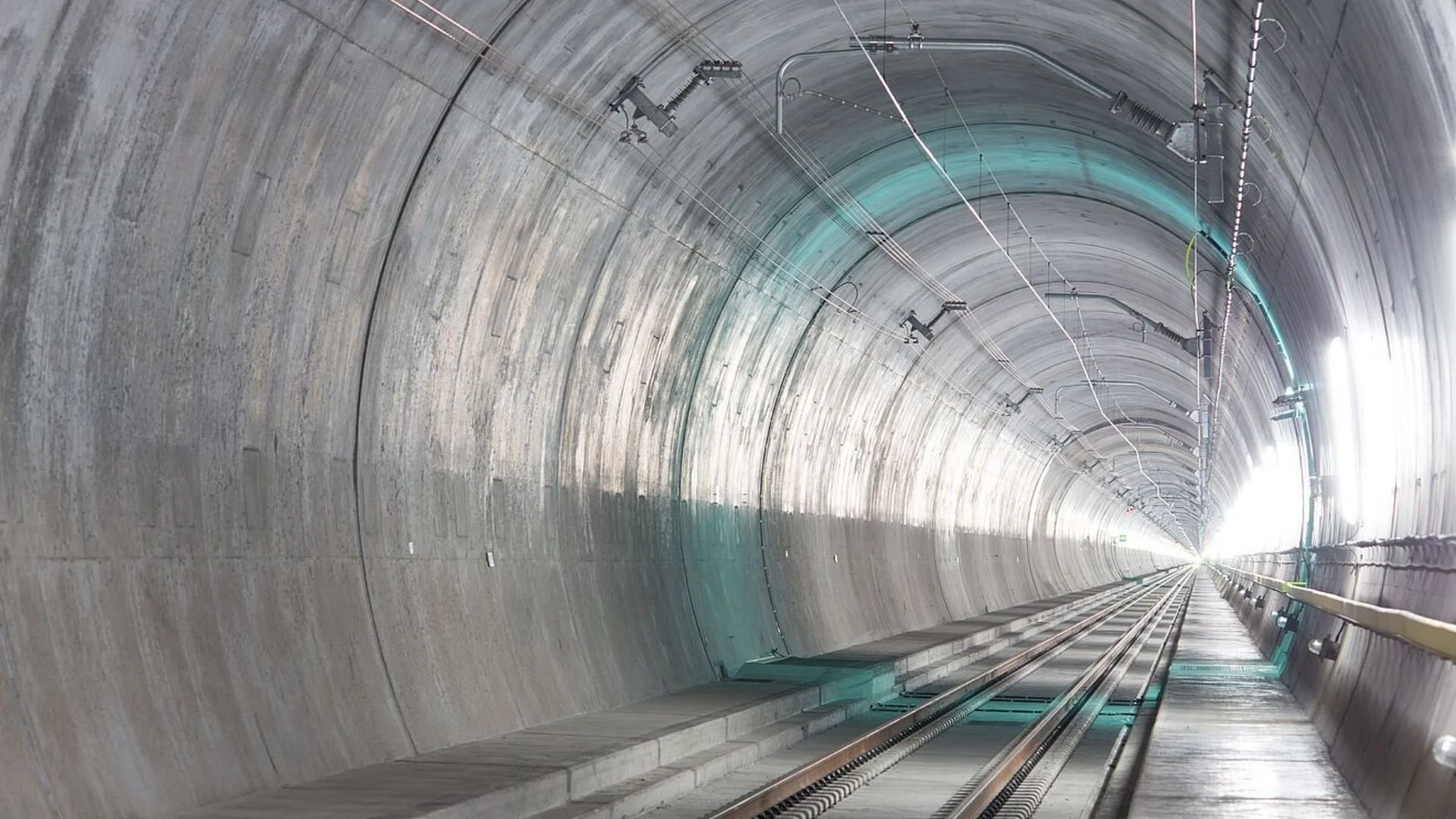 Dünyanın En Uzun Tünelleri 2025: Dünyanın En Uzun Tüneli Kaç Km, Hangisi ve Nerede?