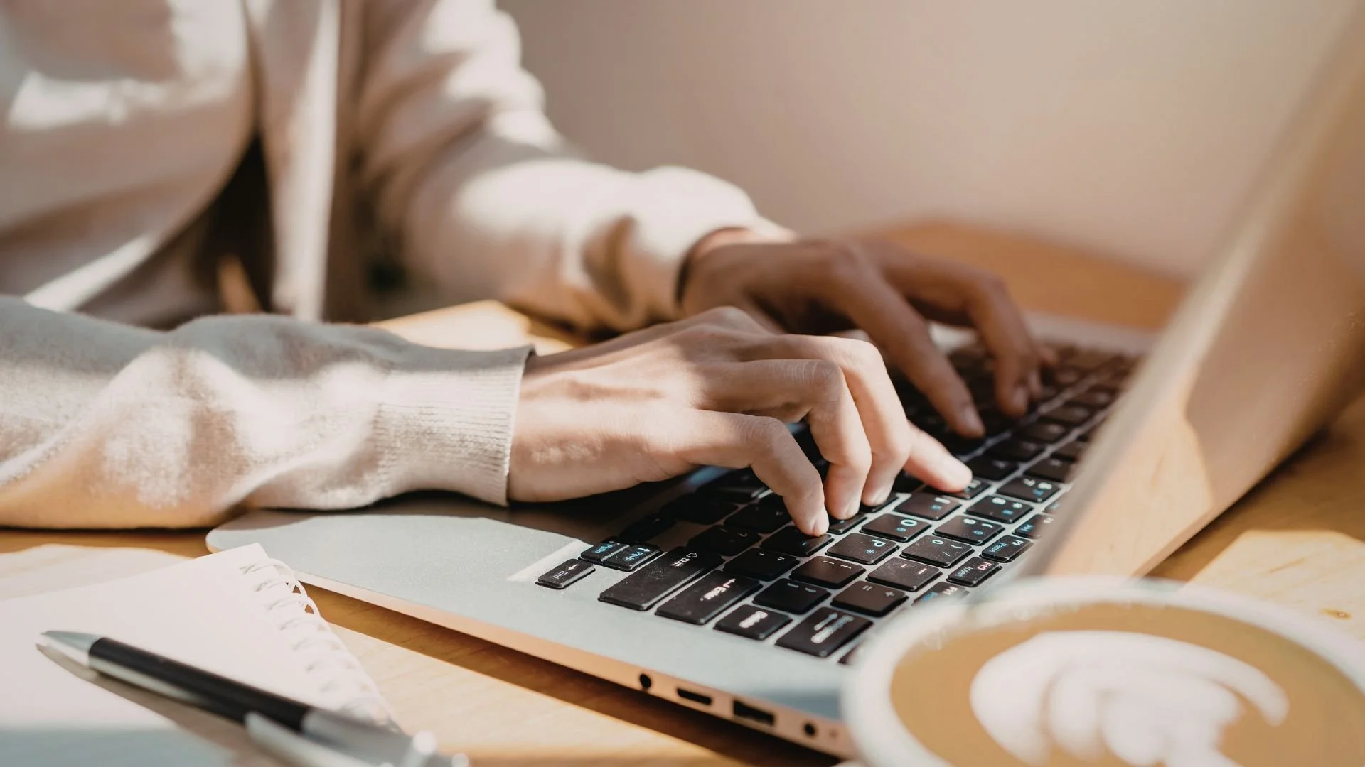 Deep Work: Konzentriertes Arbeiten ohne Ablenkung führt zu höherer Produktivität und besseren Ergebnissen