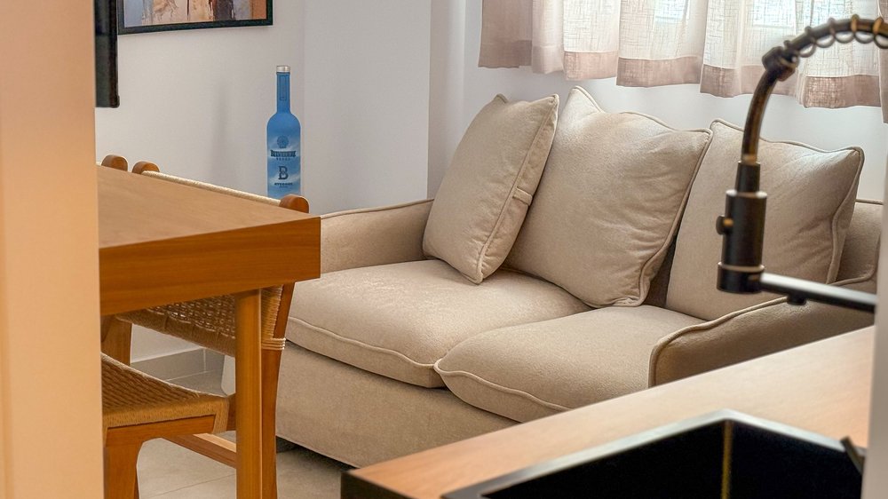Executive Studios — Καθιστικό και επίπλωση