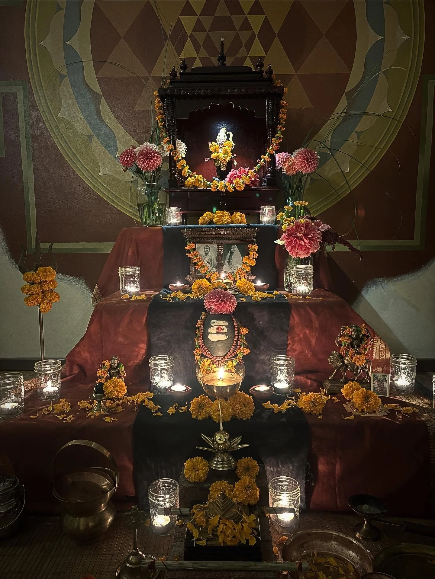 Jai Mā! 
Shubho Divali + Shyama Kali Puja!!!
Photo from last night’s Amavasya Kali puja in Ashland, Oregon
🌺🌺🌺🌺🌺