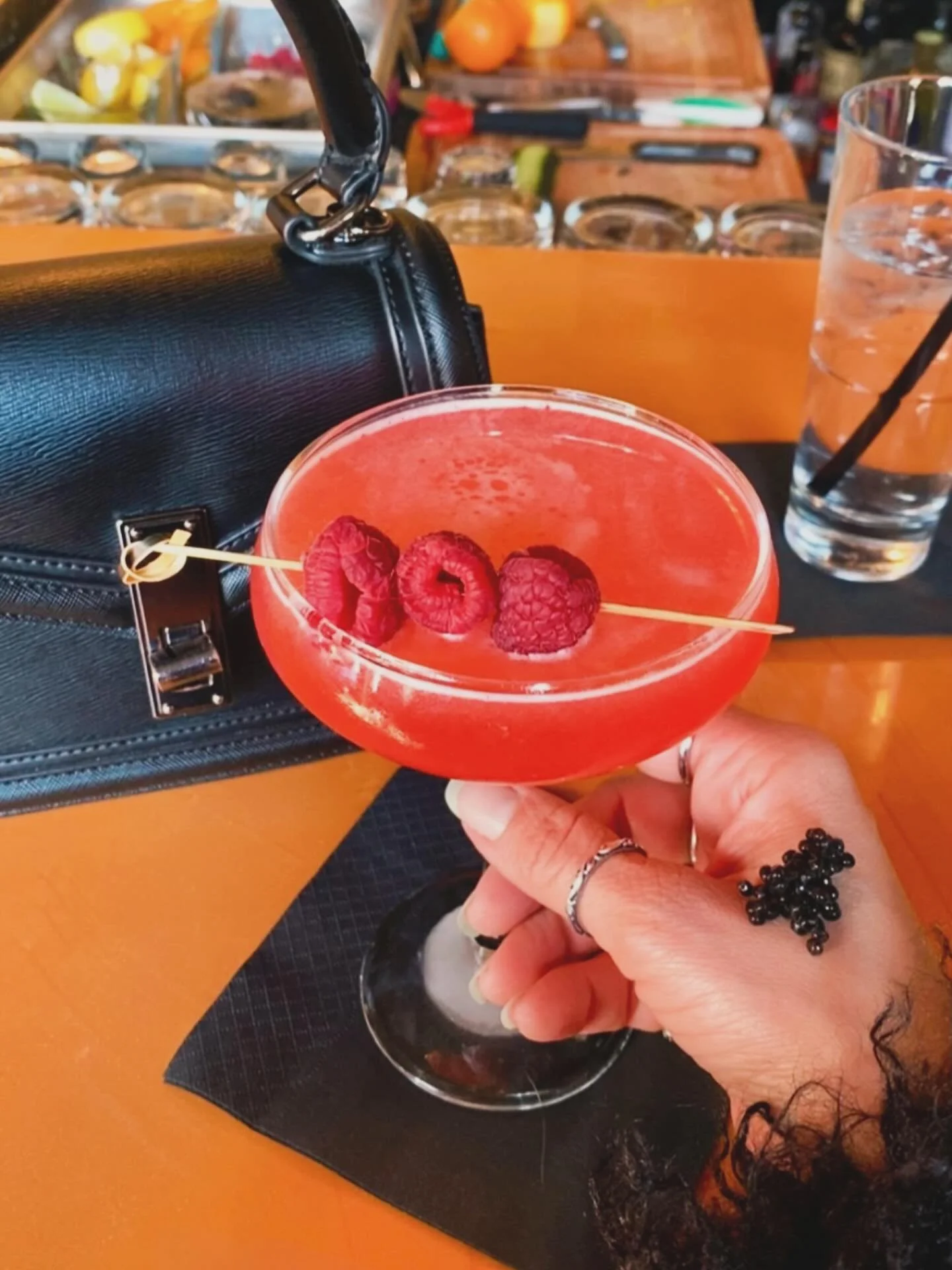 There&rsquo;s still time to get our seasonal Valentine&rsquo;s Day cocktails with caviar bumps here at Bubbles &amp; Bourbon 💘
Come try them out today! 💕 #BubblesandBourbon