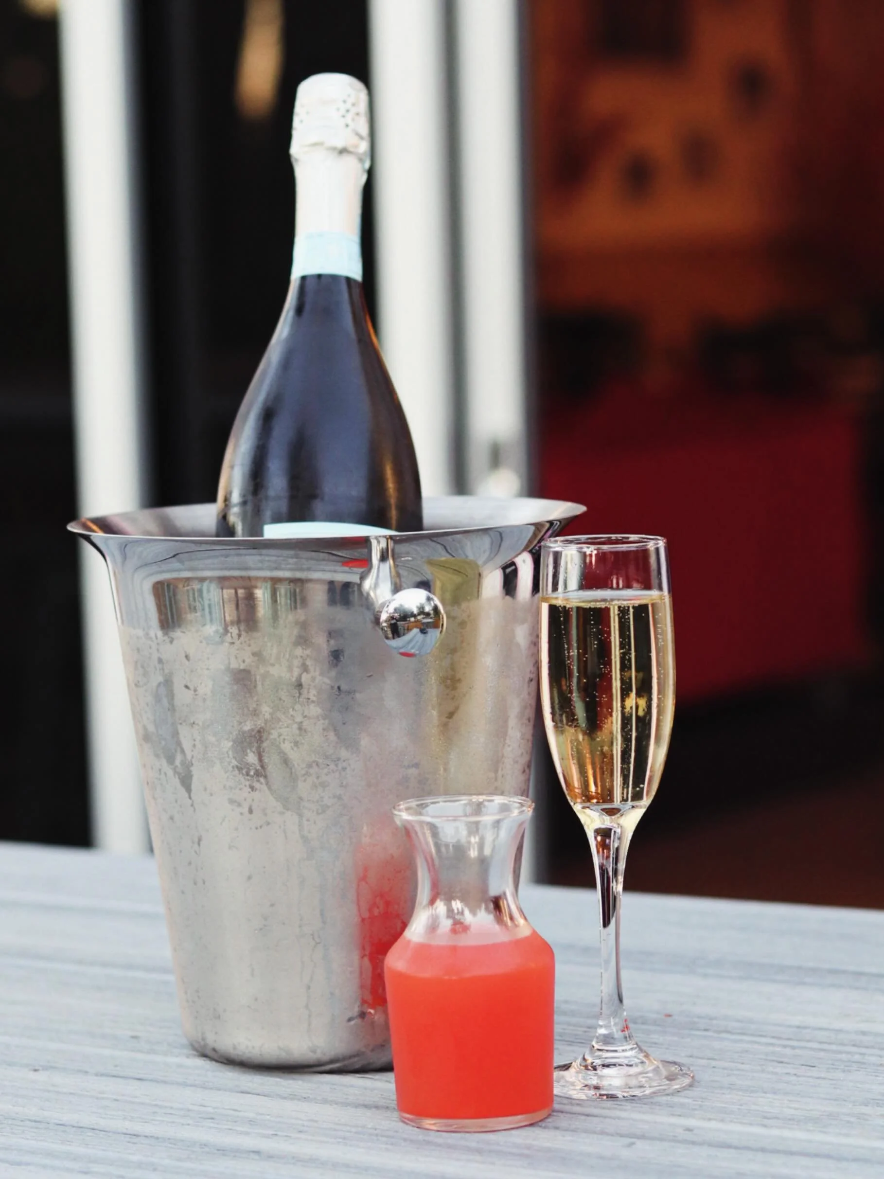 Sunday plans? We just made them easy. 🥂

Mimosa Buckets are flowing at Bubbles &amp; Bourbon for $30, made with fresh juices including our fan-favorite watermelon. 🍉

Good friends, great cocktails, and the perfect way to spend a Sunday afternoon.

