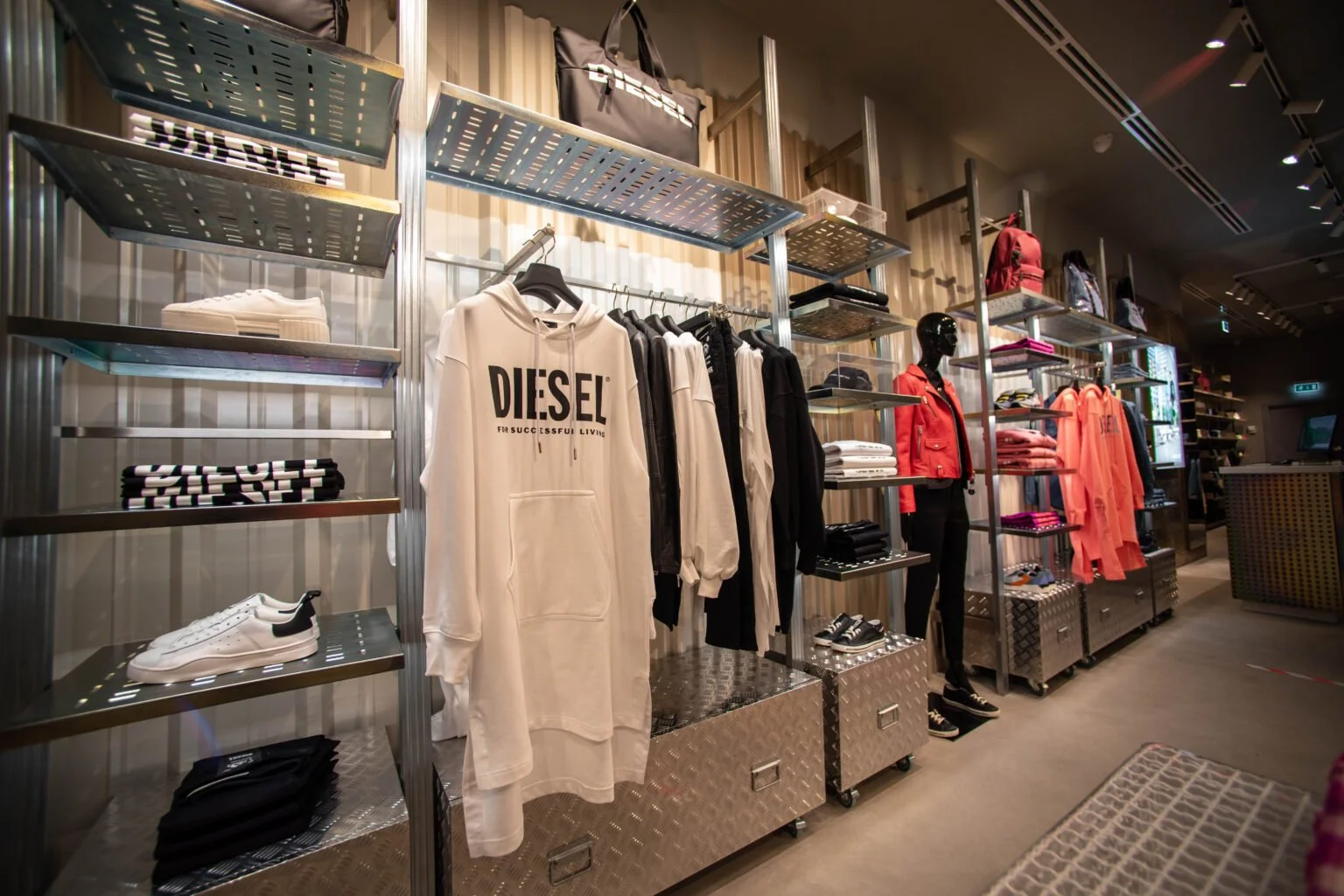 Diesel-Store-Opening_Moscow-Atrium-Mall_-4-1536x1025.jpg