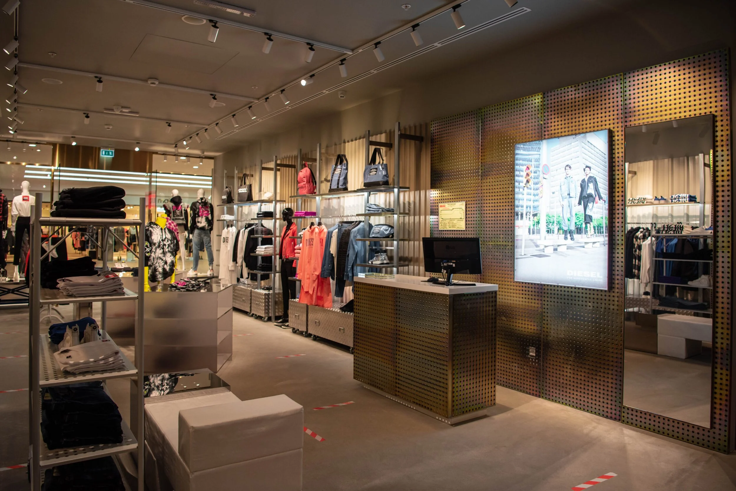 Diesel-Store-Opening_Moscow-Atrium-Mall_-8-1-scaled.jpg