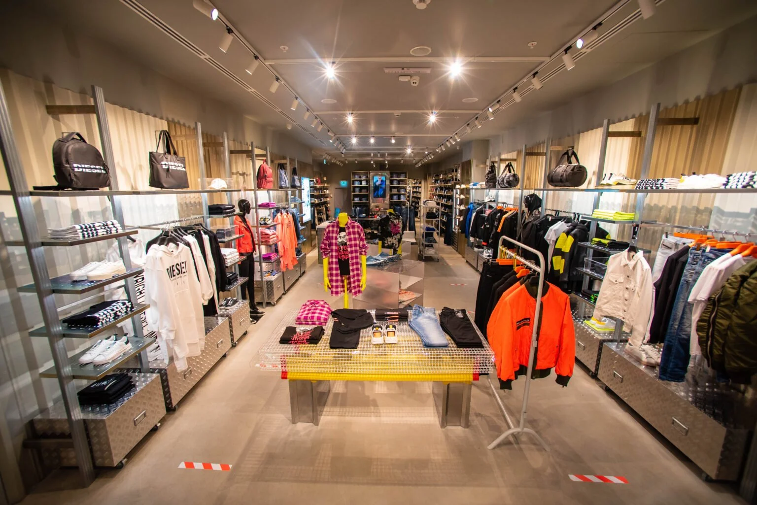 Diesel-Store-Opening_Moscow-Atrium-Mall_-2-1536x1025.jpg
