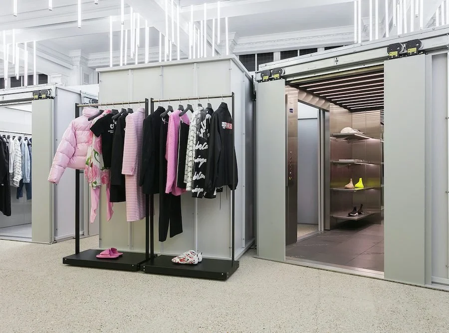 DSM-AW20-FIRST-FLOOR-BALENCIAGA_1600-900x667.jpg
