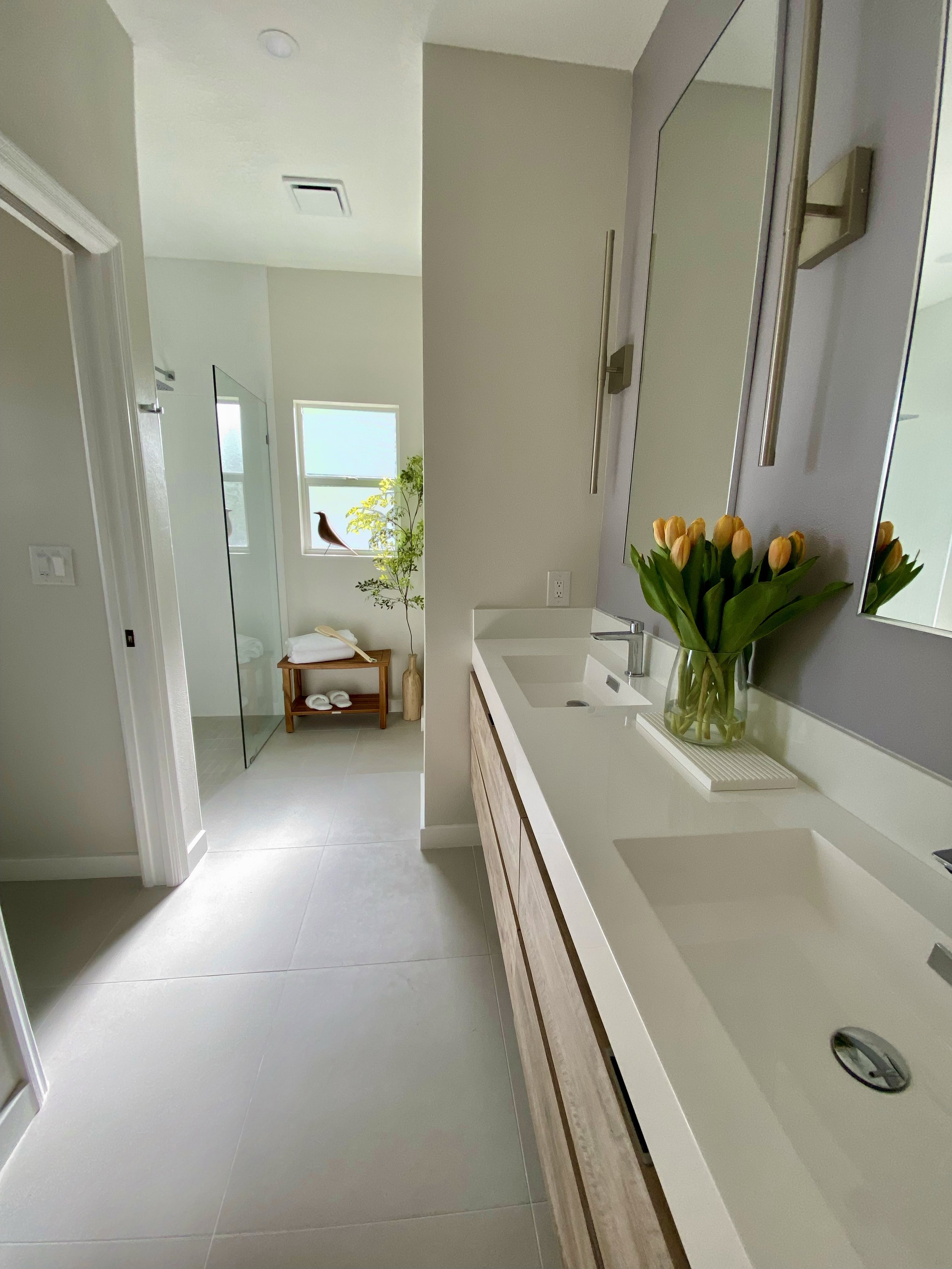 Pool / Guest Bath / Bradenton