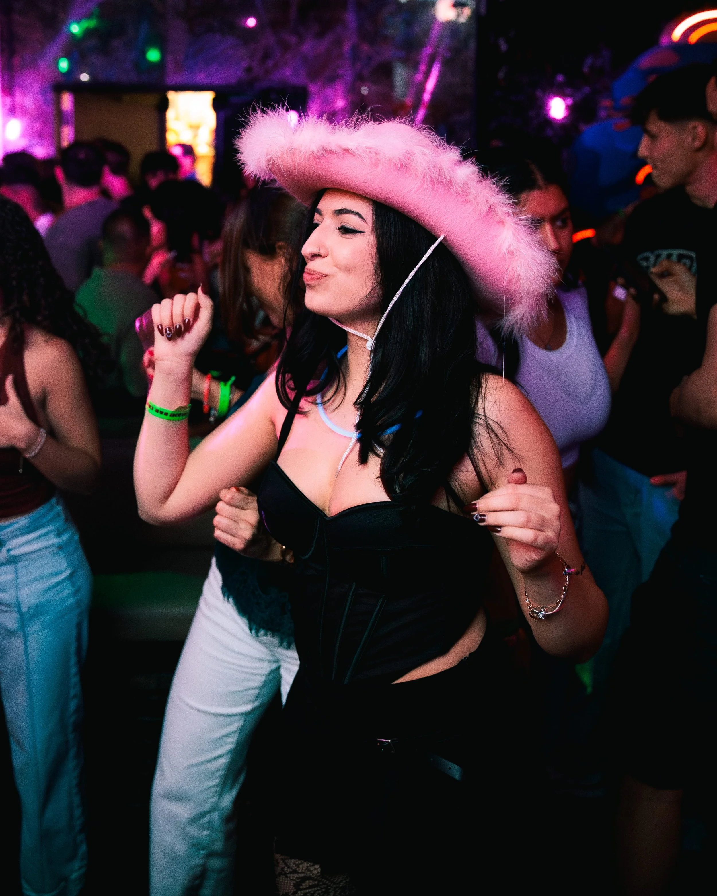 Yo Perreo Sola - Miami Bar Crawl 2026-32.jpg