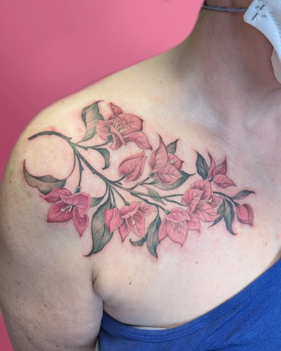 graywash outline, with darker tones of red and green to create contrast 💖 I really love the way this turned out and would love to do more in the future like it. 

Thank you for your trust, friend! 

Done at @cozycampcollective