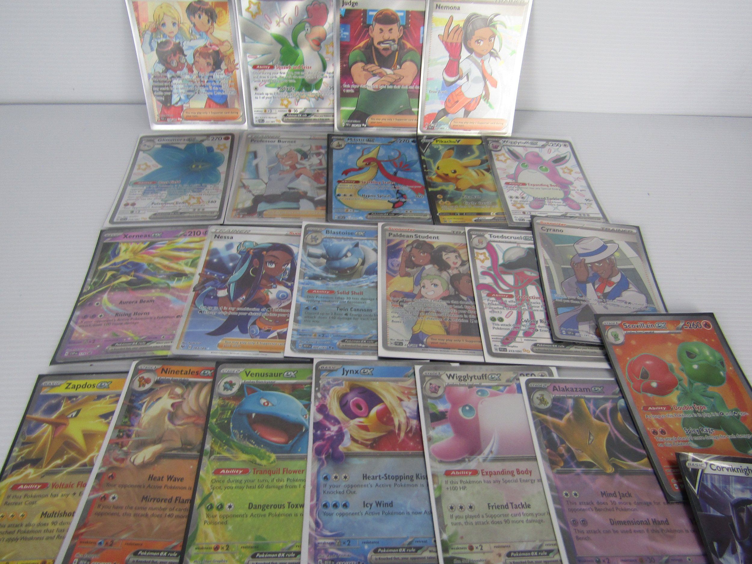 Pokémon Treasure: 45-Card Collector's Bundle