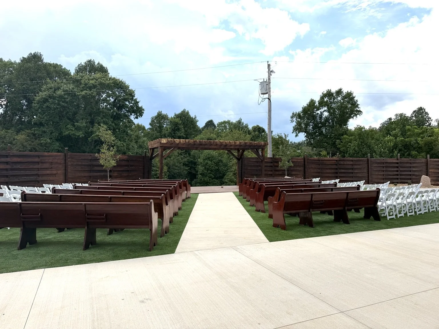 Gods country venue outdoor wedding ceremony.jpg