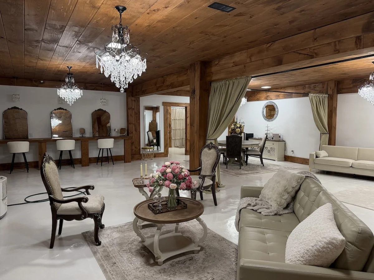 Spacious bridal suite located at God's Country Venue in Oak Hill, Ohio.
