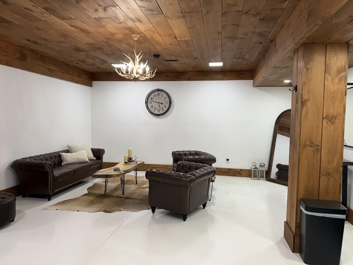 Spacious groom suite at God's Country Venue in Oak Hill, Ohio.