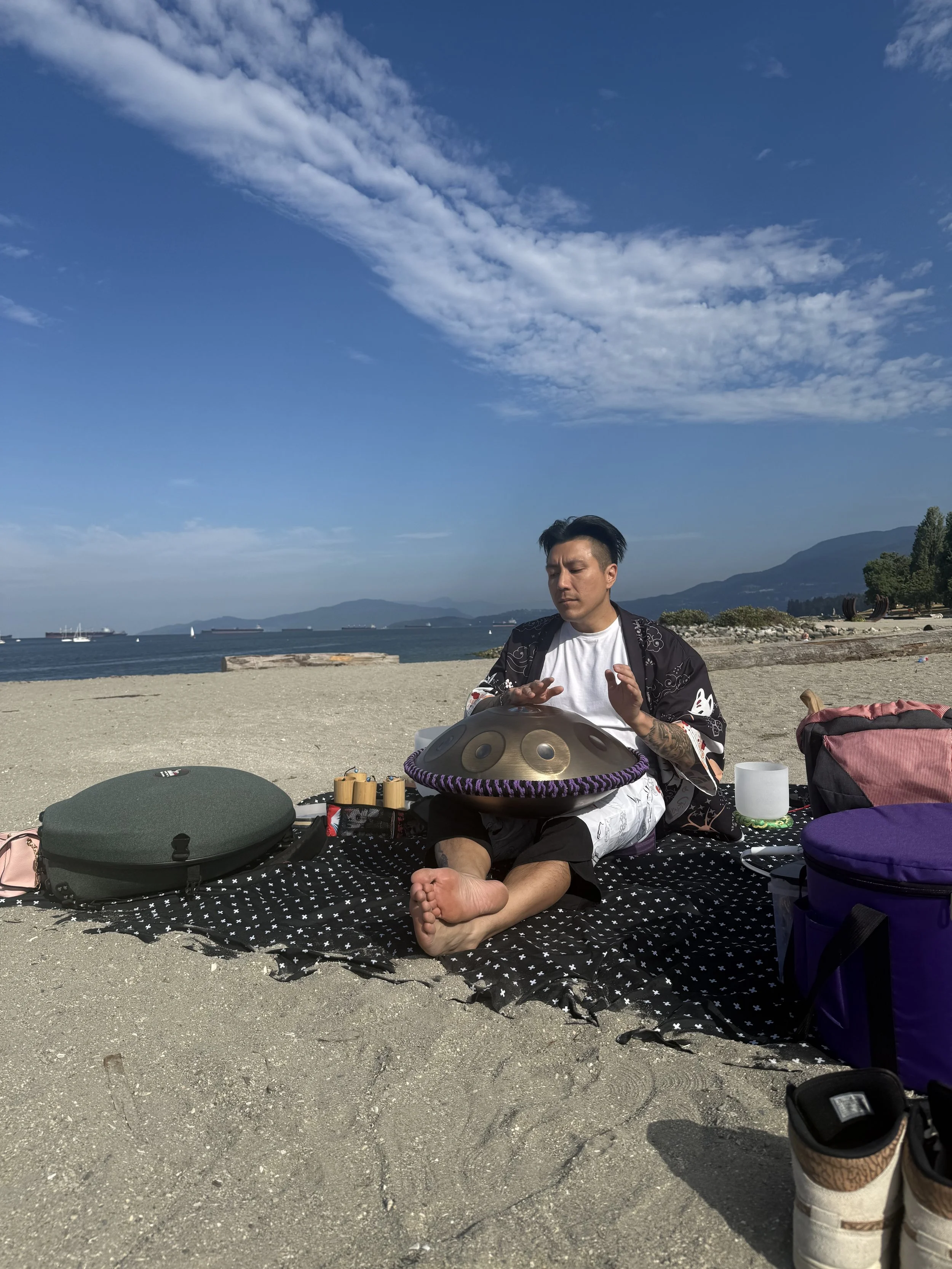 Alex Ma from Solar Soul Circle playing the handpan 
