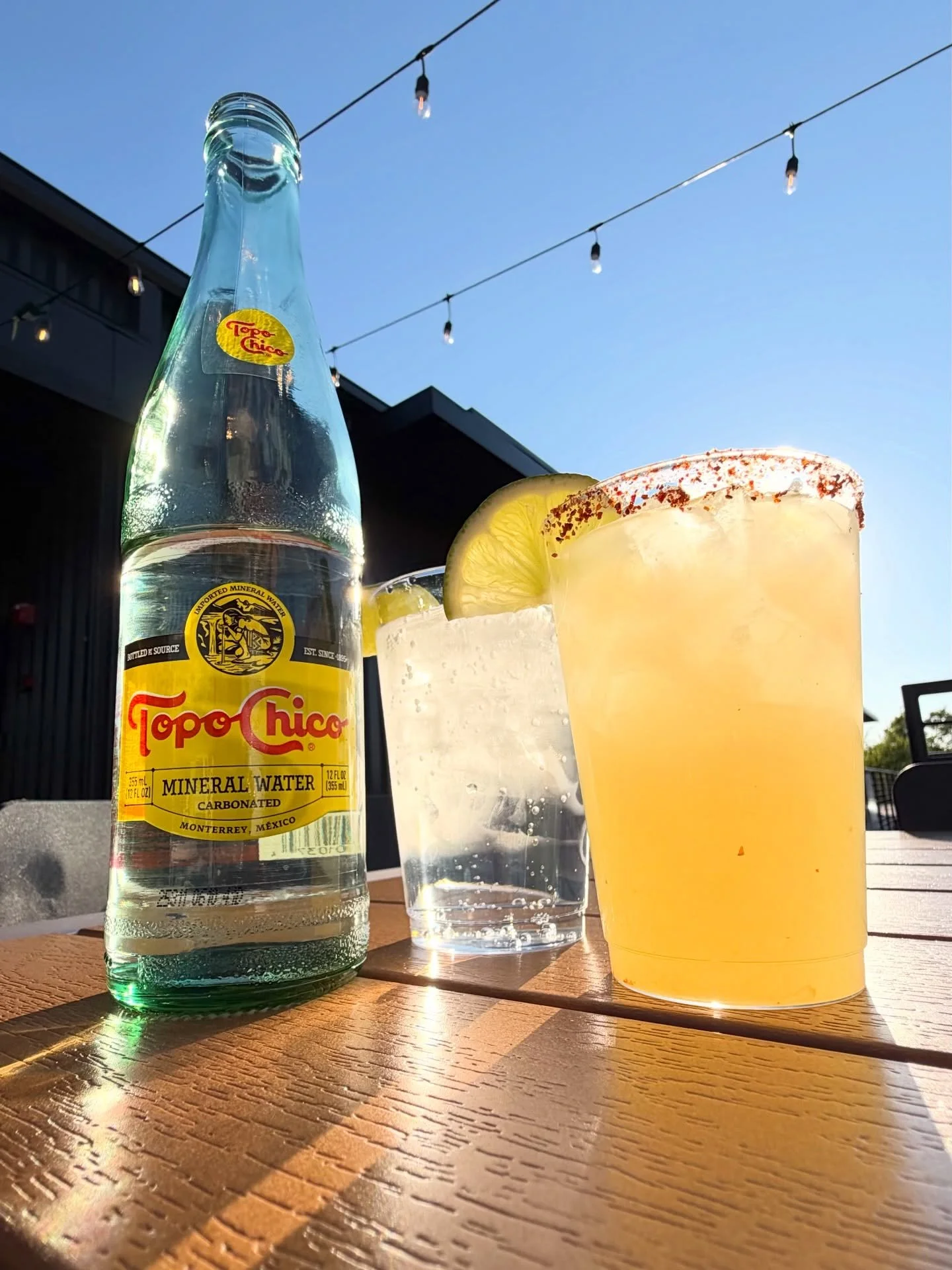 Sunsets on the patio with our amigos Topo Chico y Tequila ✨

Come join us we&rsquo;re open until 9!

#gordosnashville #nashville #wehonashville #nashvillepatio