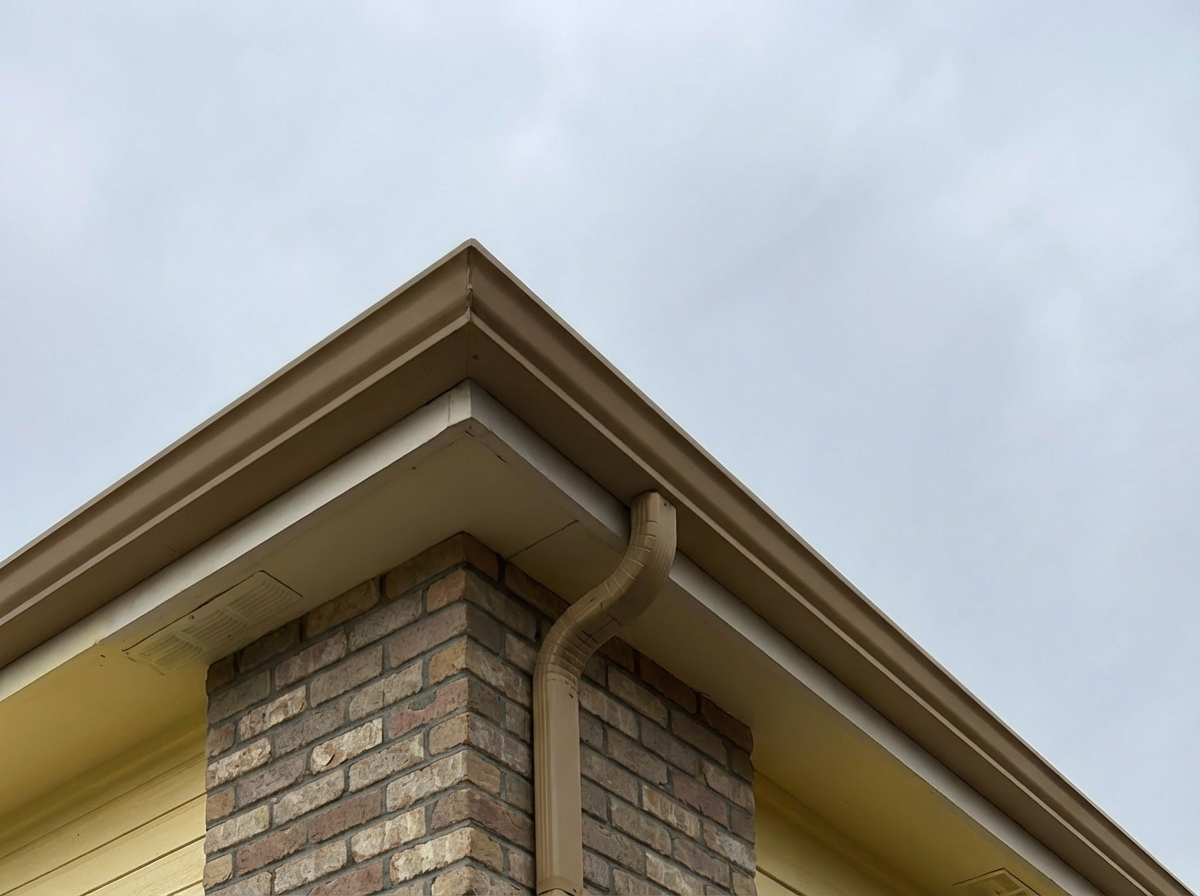 Cocoa Brown Seamless Gutter