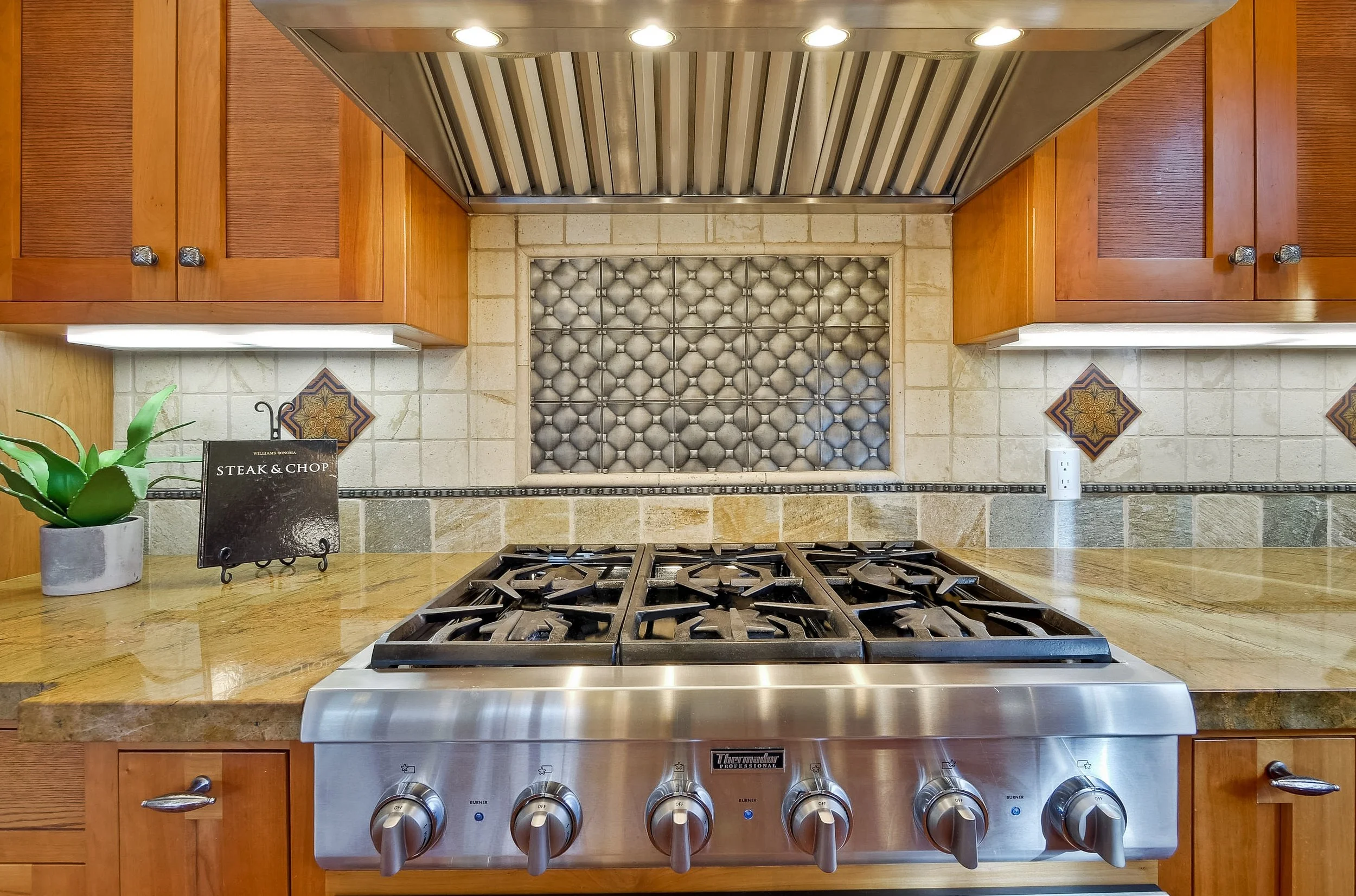 06e_Kitchen      10.jpg