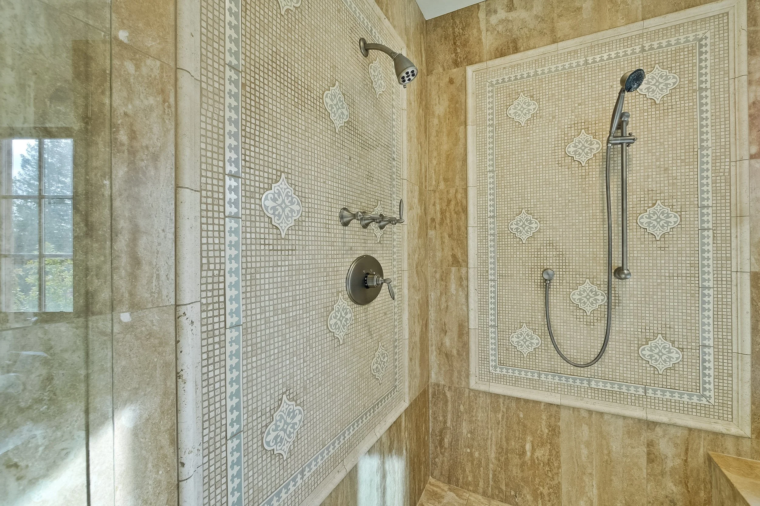 09f_Master Bathroom      5.jpg