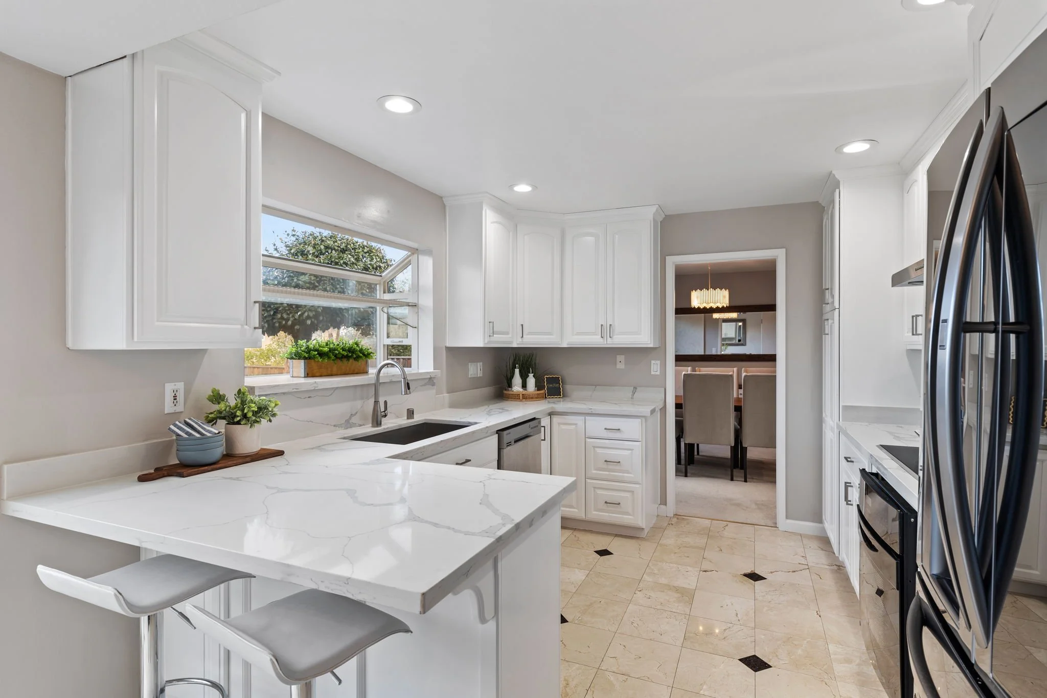 17-web-or-mls-So Gold Photo-12.jpg