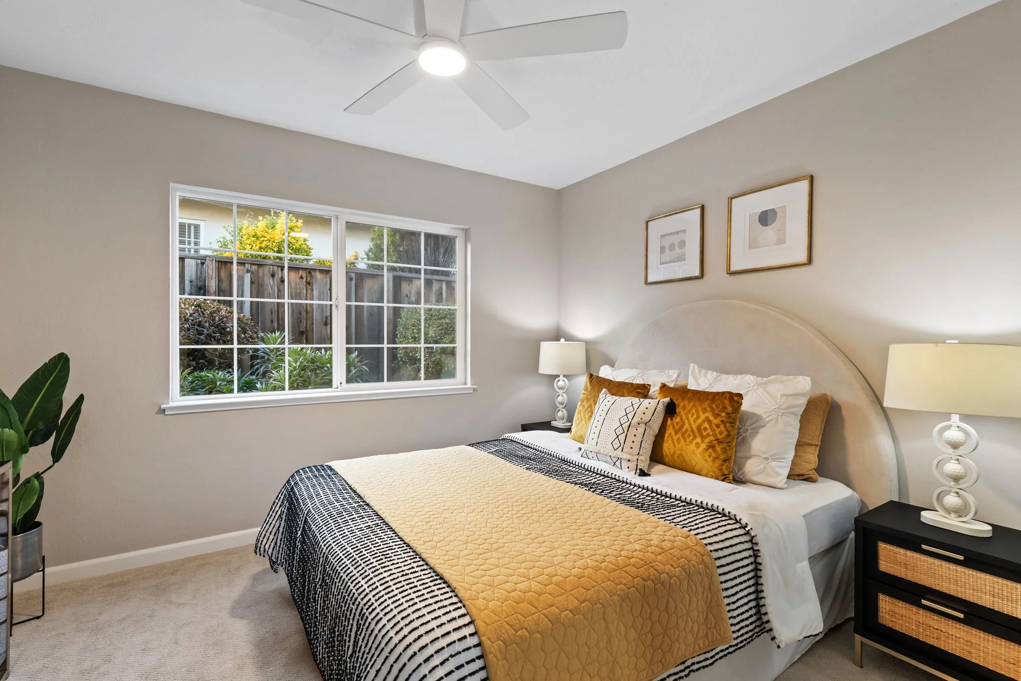 25-web-or-mls-So Gold Photo-20.jpg