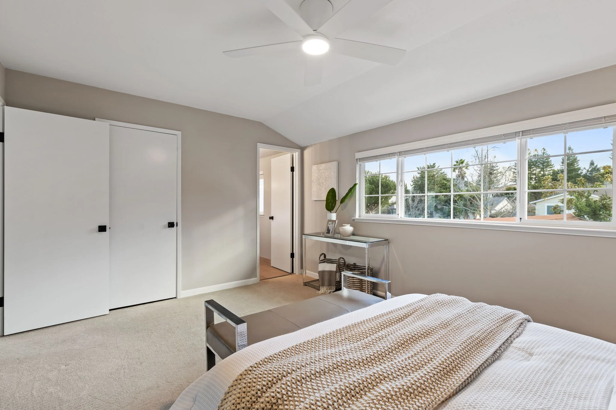 28-web-or-mls-So Gold Photo-23.jpg