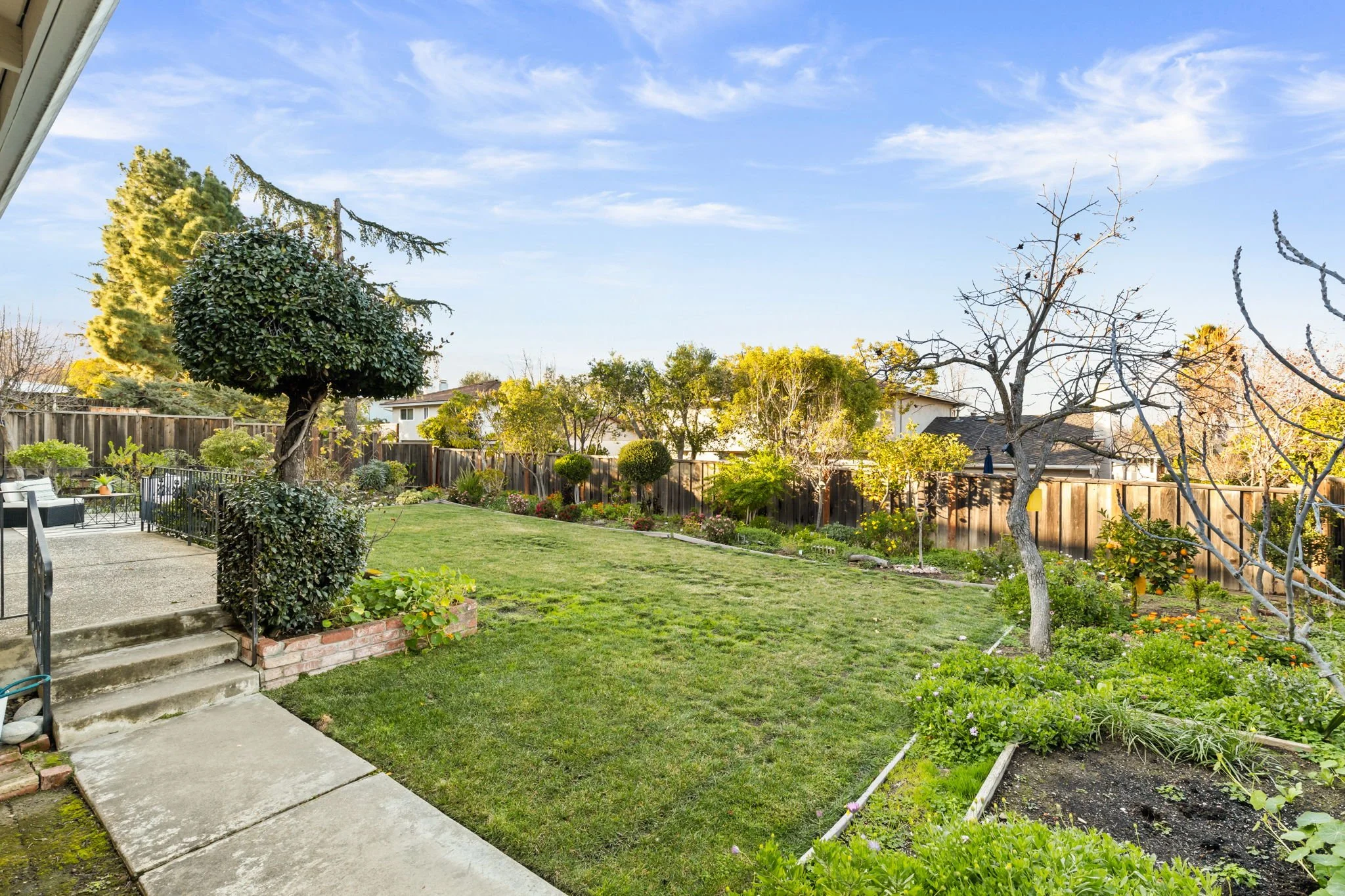 32-web-or-mls-So Gold Photo-27.jpg