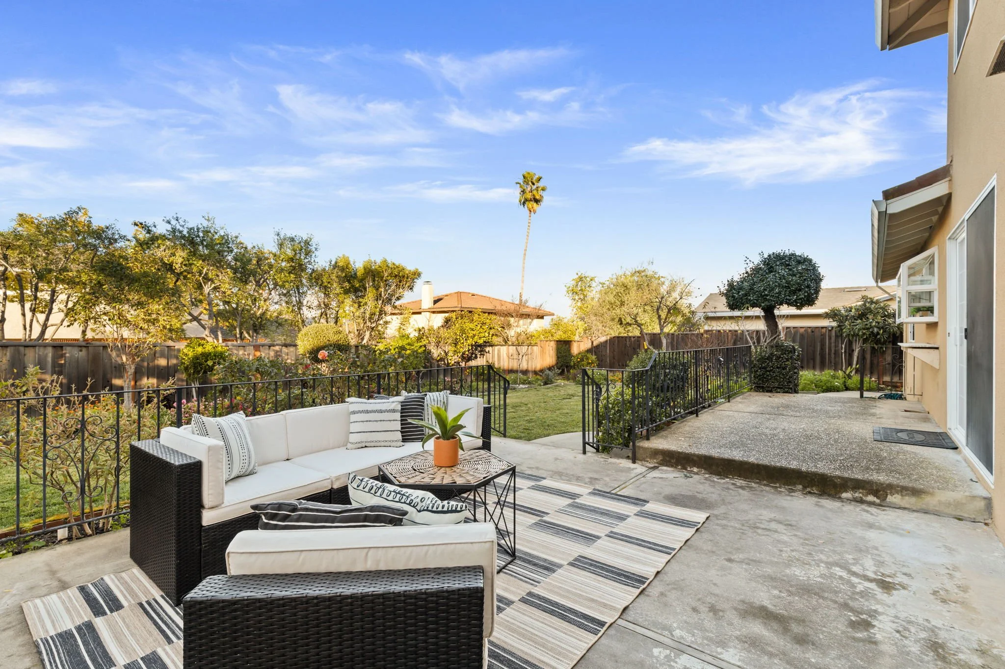 35-web-or-mls-So Gold Photo-30.jpg