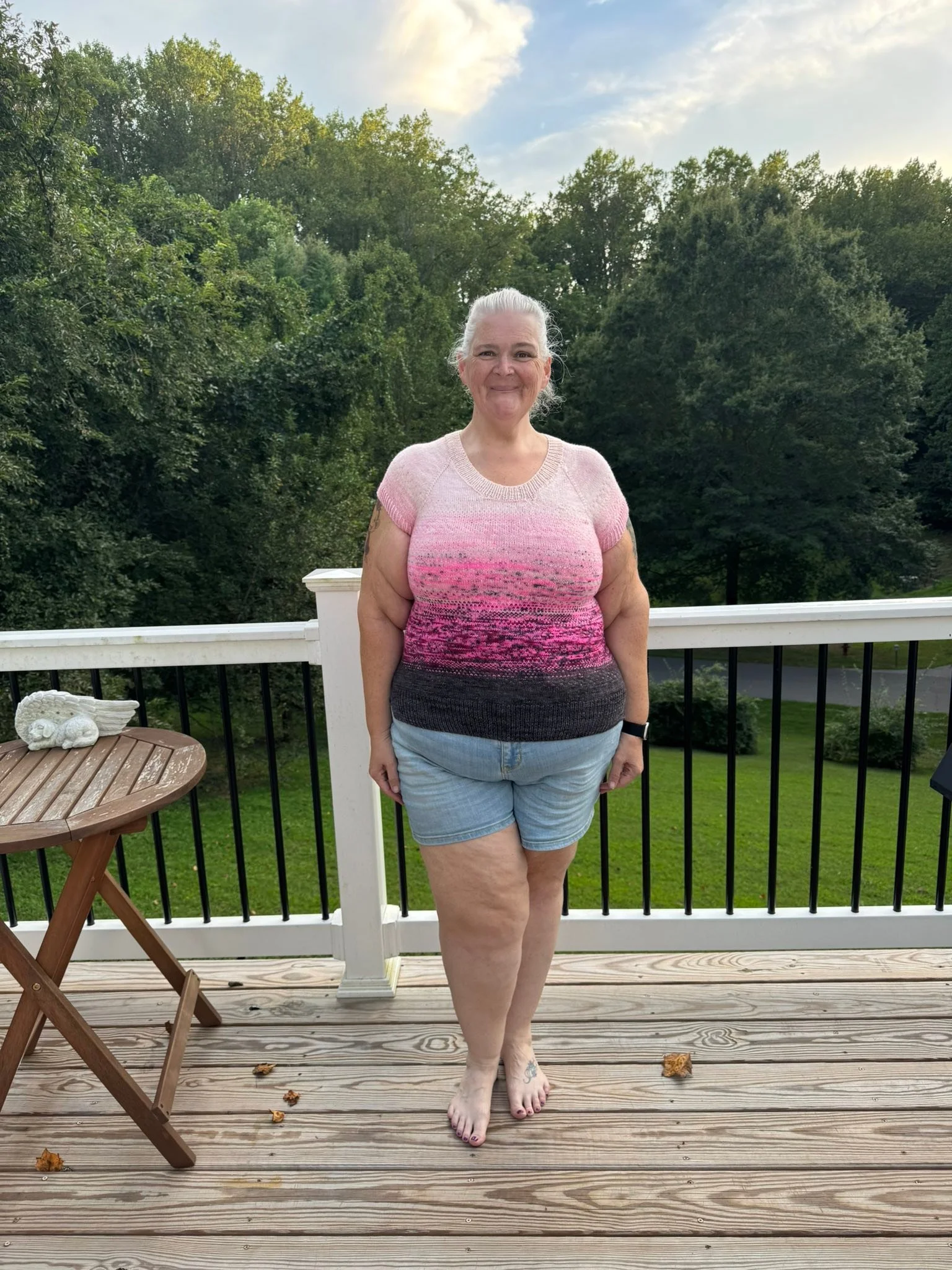 Y&rsquo;all! Every now and then I make something for myself and I fall head over heels in love! This is one of those times. Still needs to be blocked but it fits almost perfectly now. 
Pattern: Extra Lite Bright from #woolandpines 
Yarn: @dachshundda