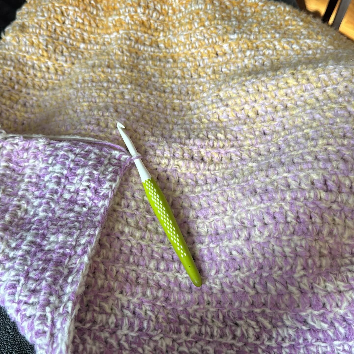 On to #babyblanket 2. Using up the Caron cakes perfect pairs by holding them double to make the blanket a little thicker and fluffy. #crochet #caroncakes