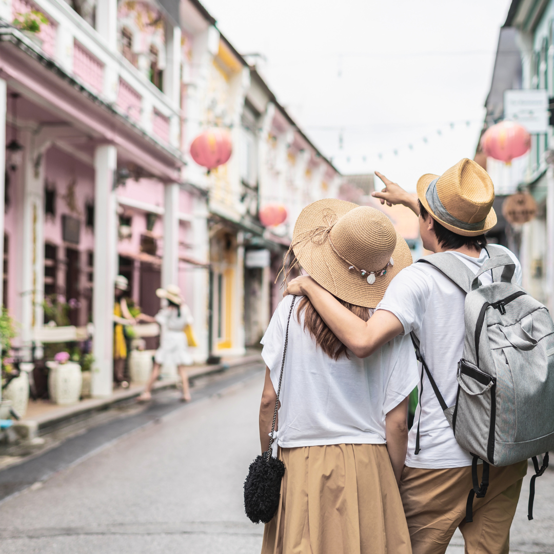 Couple traveling with ease thanks to Auntie's planning help