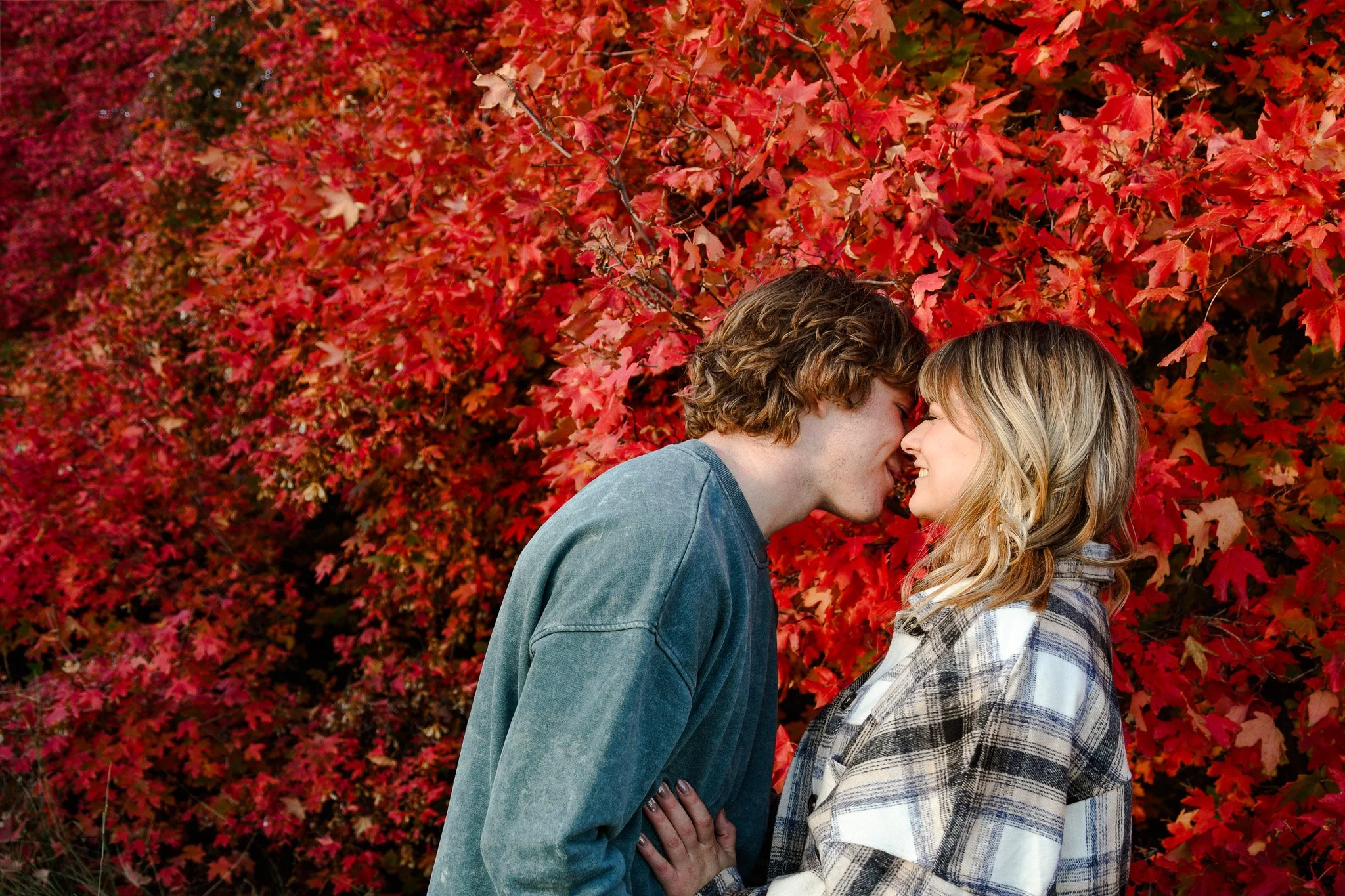 fall couple kissing