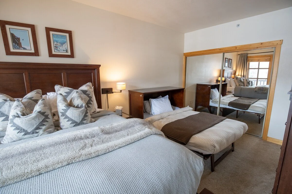 center-village-copper-mountain-bedroom.jpeg