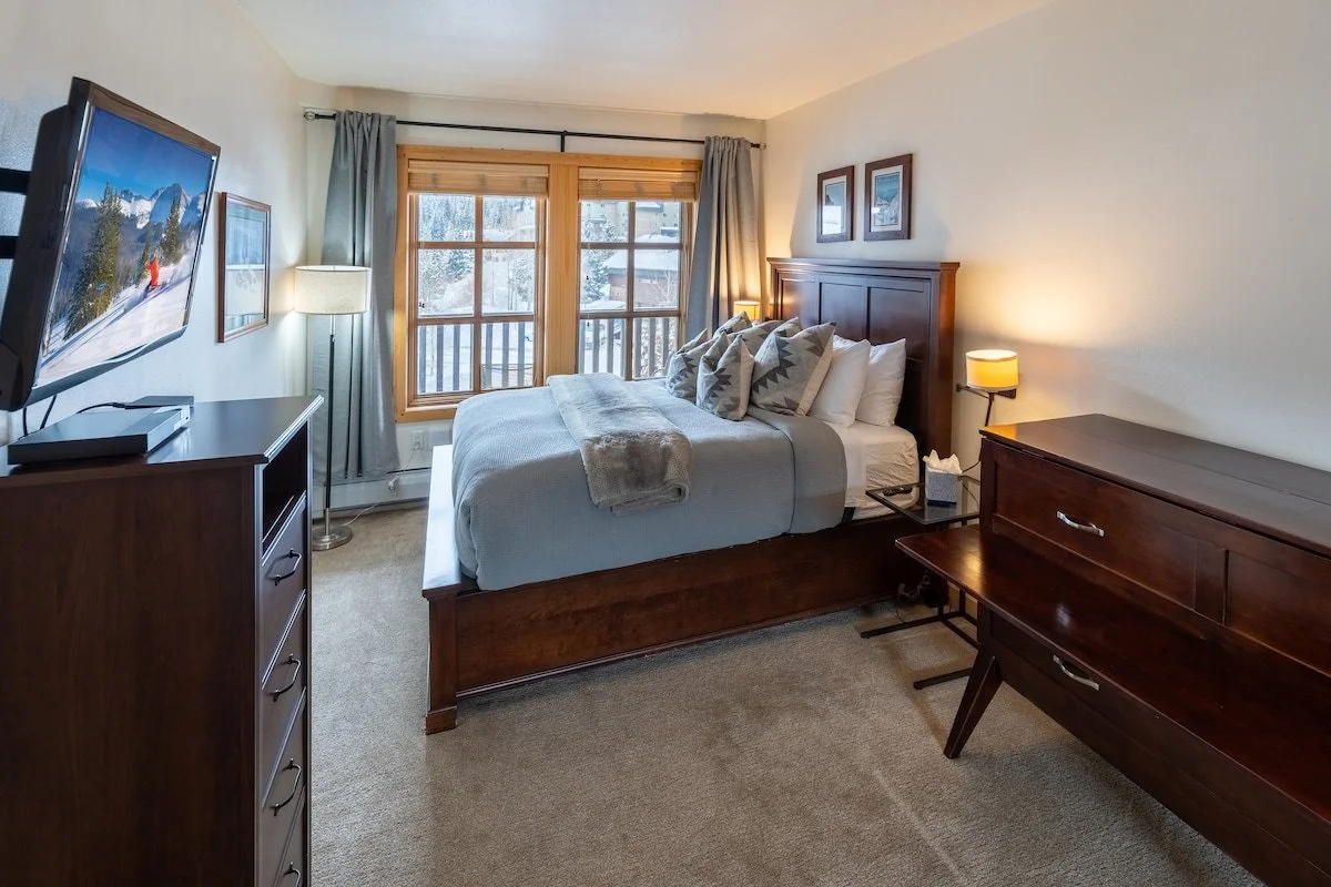 copper-mountain-condo-bedroom.jpeg