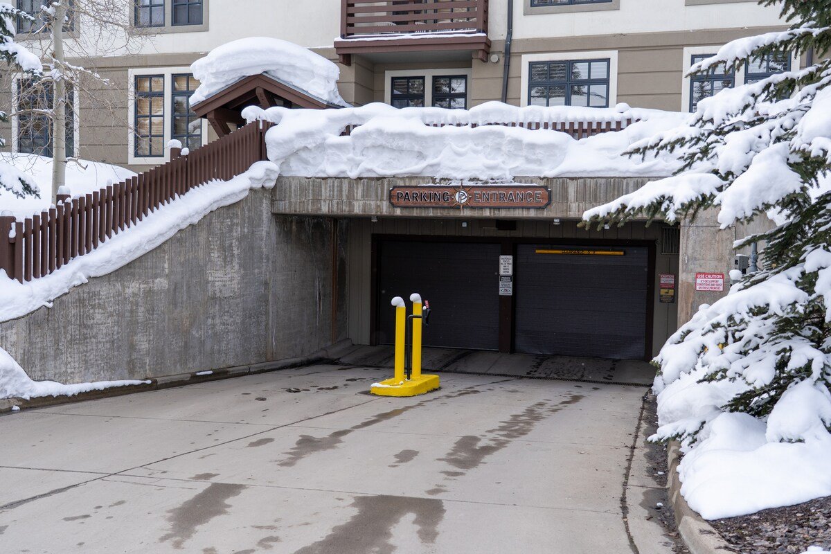 copper-mountain-condo-heated-garage-parking.jpeg