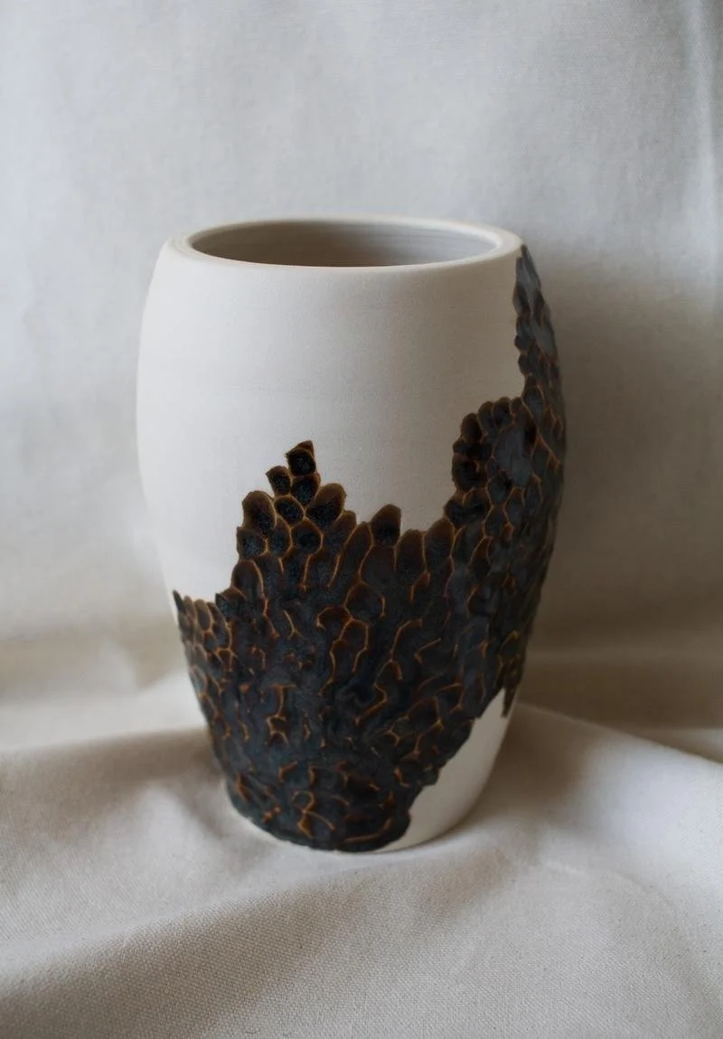 Untitled (2023), glazed porcelain