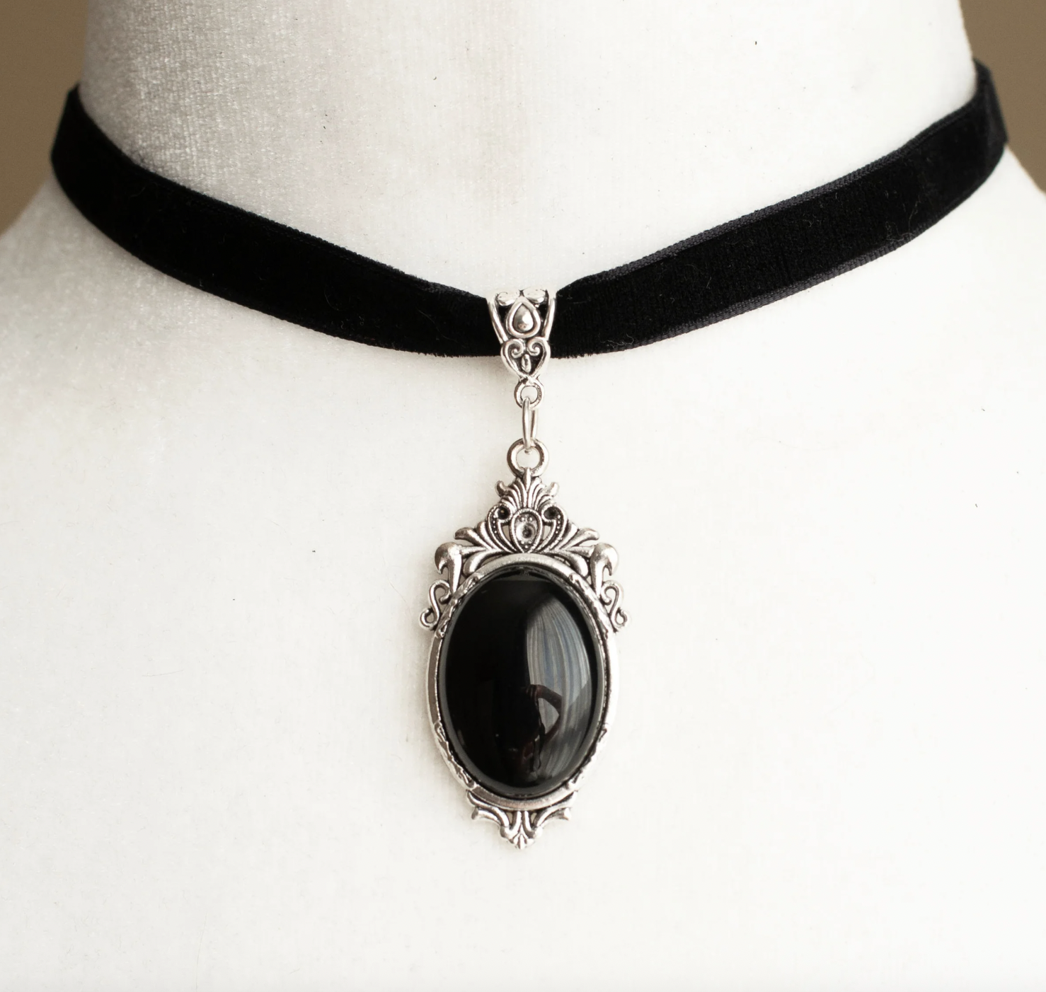 Decadent Design Velvet Choker