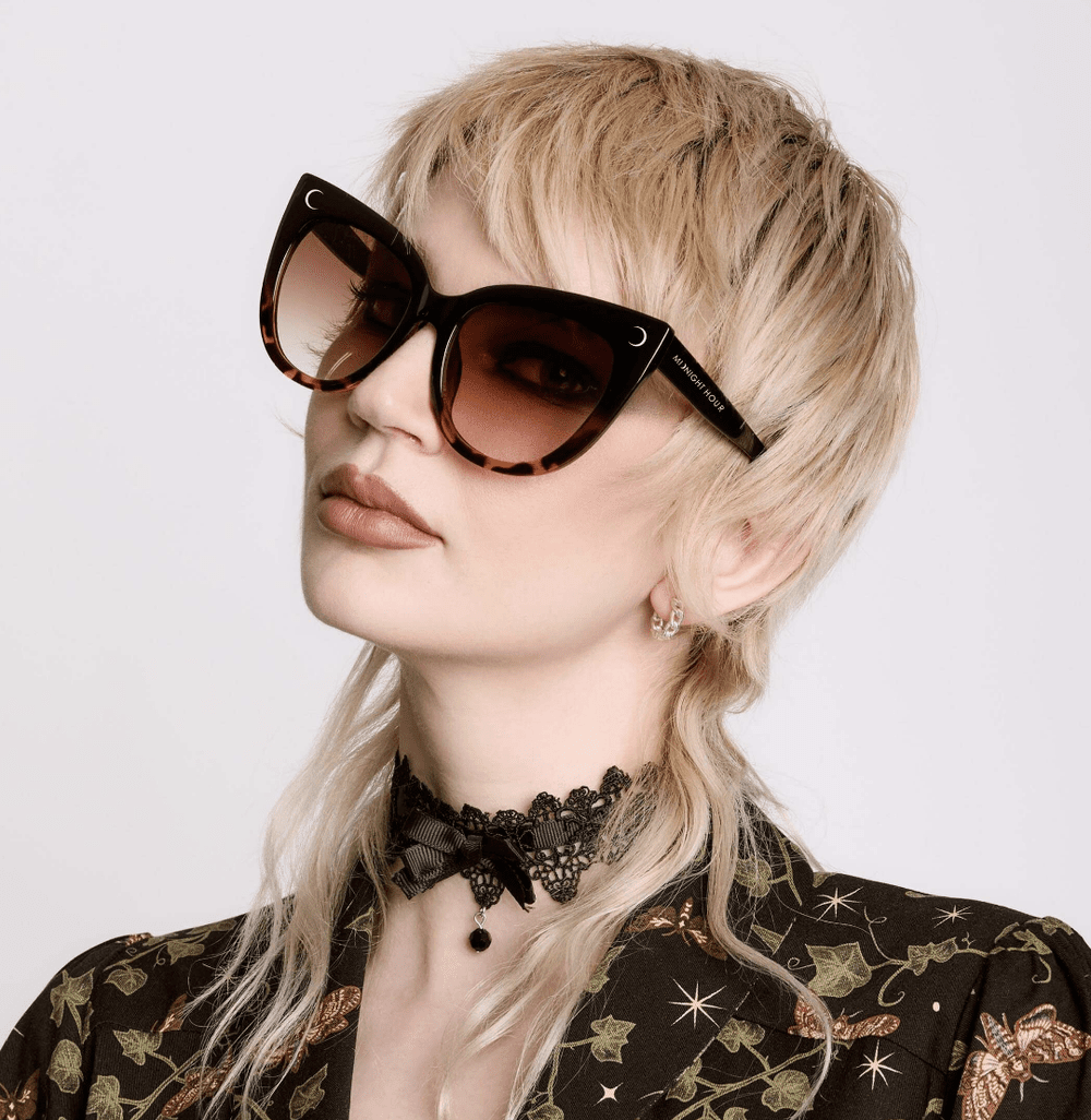 The Midnight Hour, Jaime Lee Sunglasses