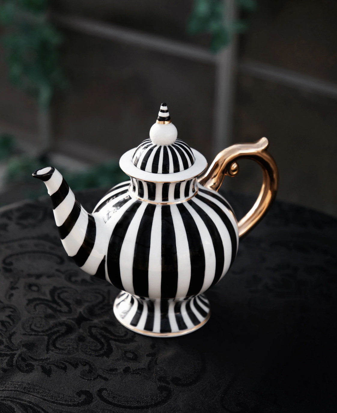 Lively Ghost Grim &amp; Ghostly Tea Set