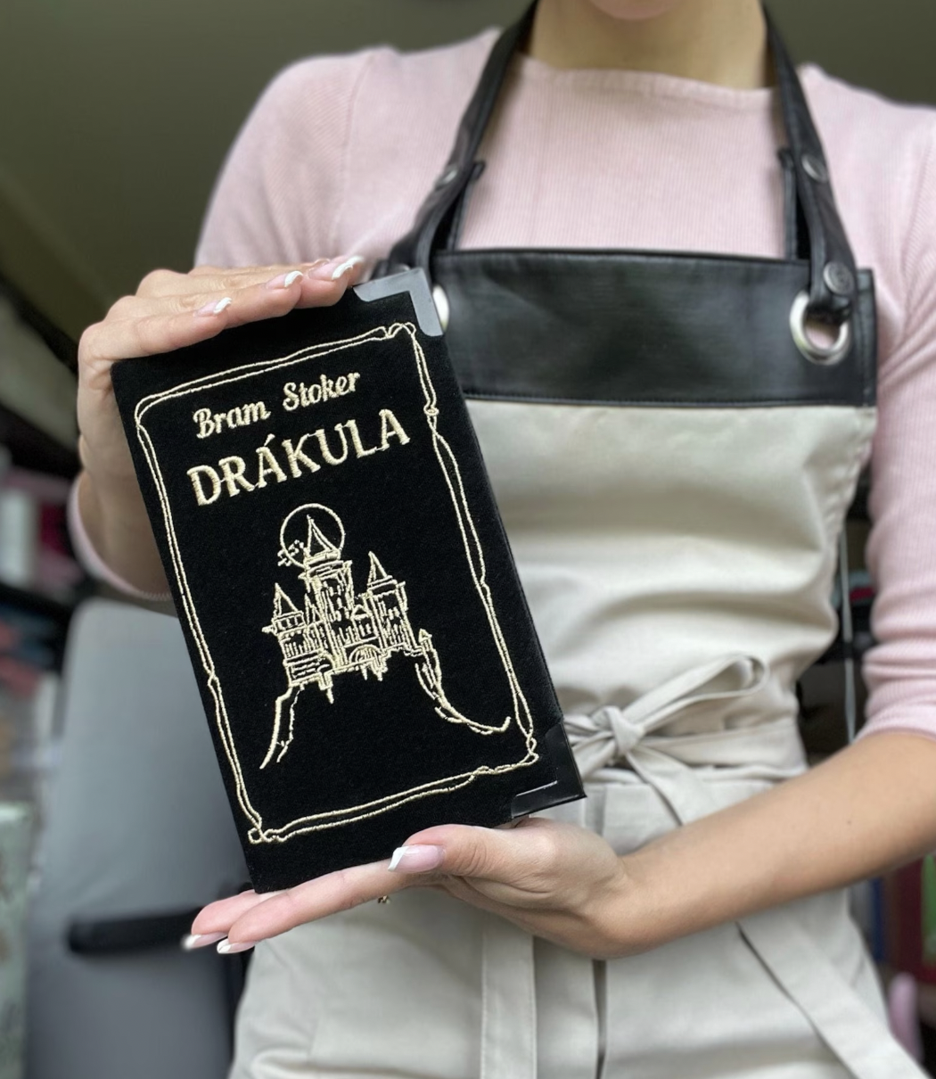 VRStorybook (via Etsy) Dracula Clutch