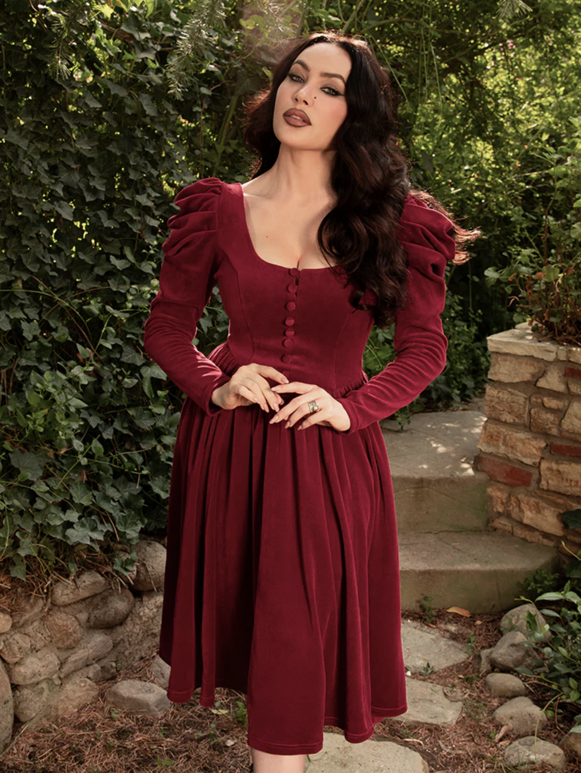 La Femme en Noir Haunted Beauty Victorian Dress in Crimson