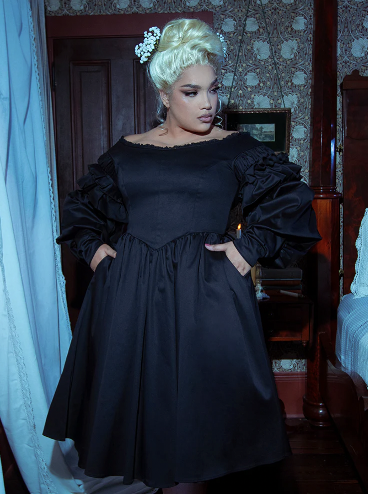 La Femme en Noir Ellen Victorian Dress in Black