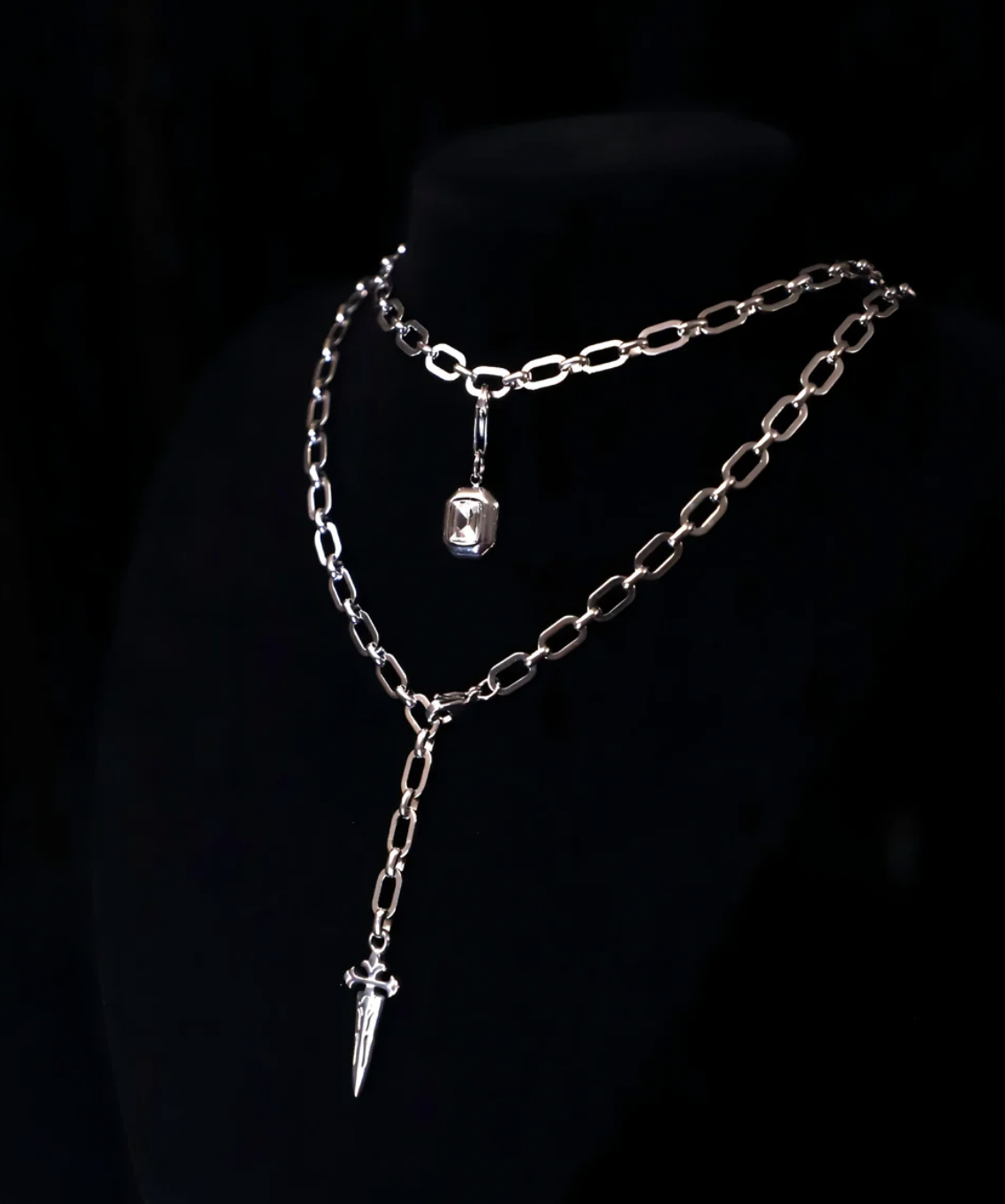 Velour Bliss The Yule Blade Chain