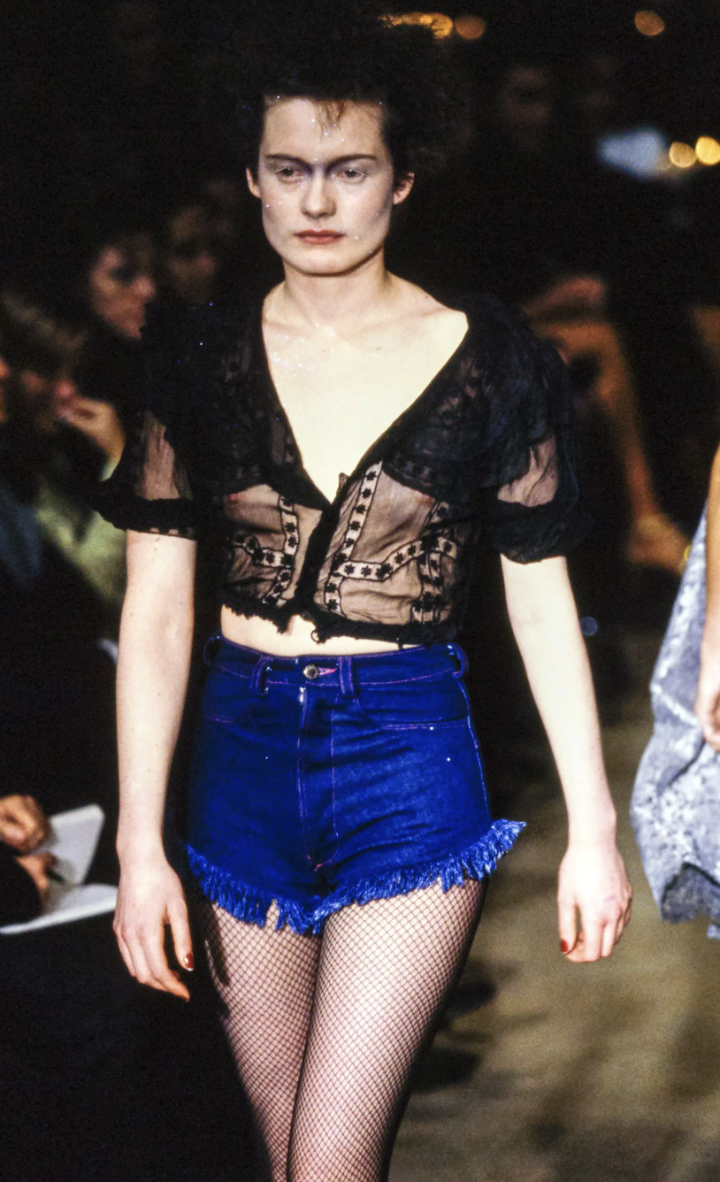 1996-ready-to-wear:alexander-mcqueen:slideshow.png
