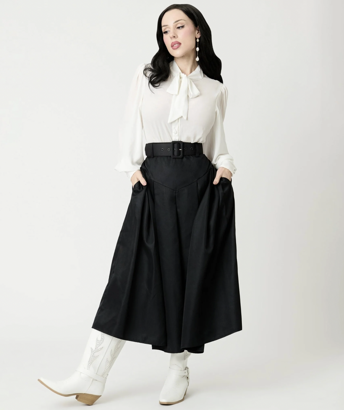 Unique Vintage Black Midi Skirt