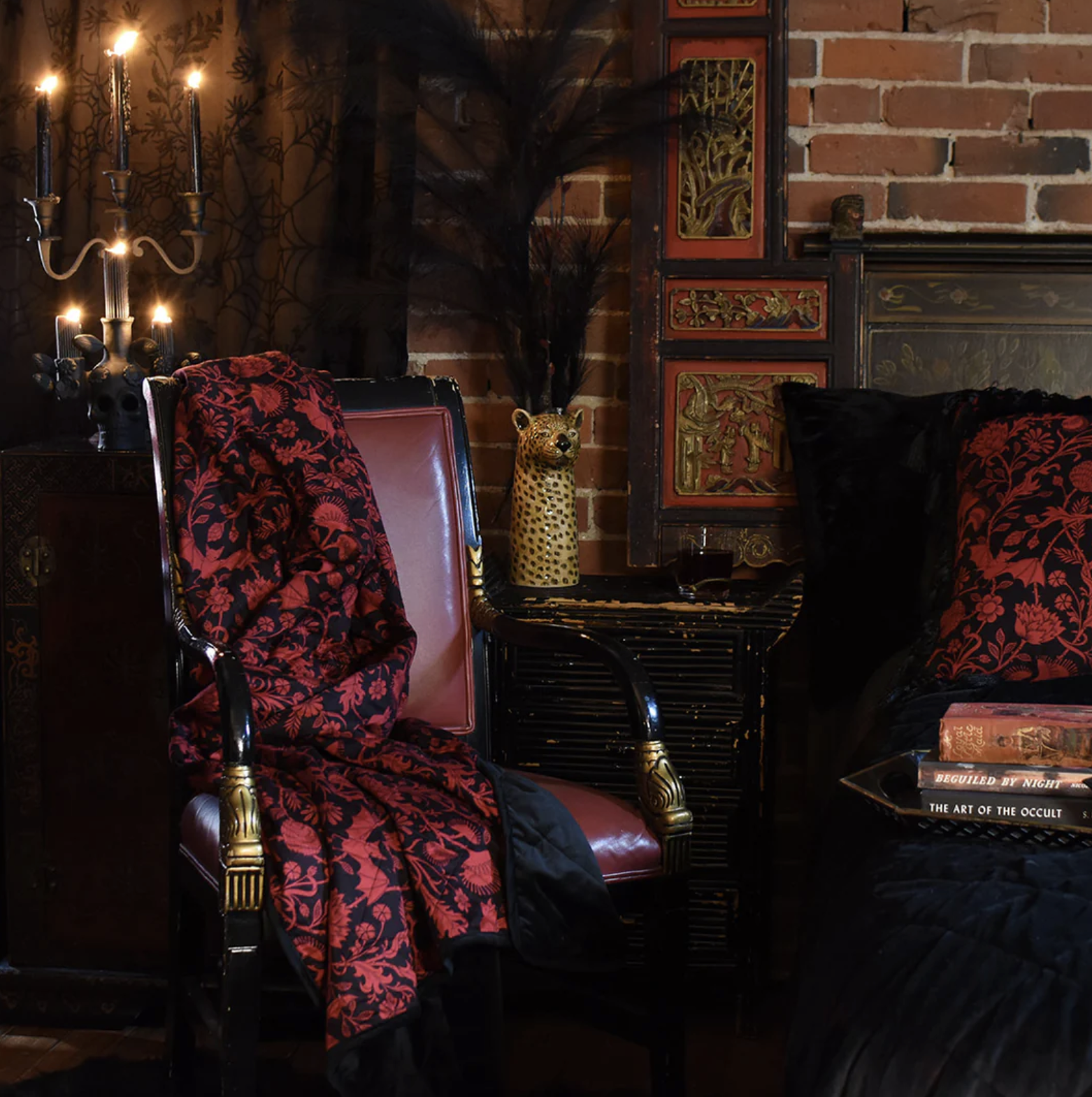 Sinin Linen Scarlet Bat Velvet Blanket