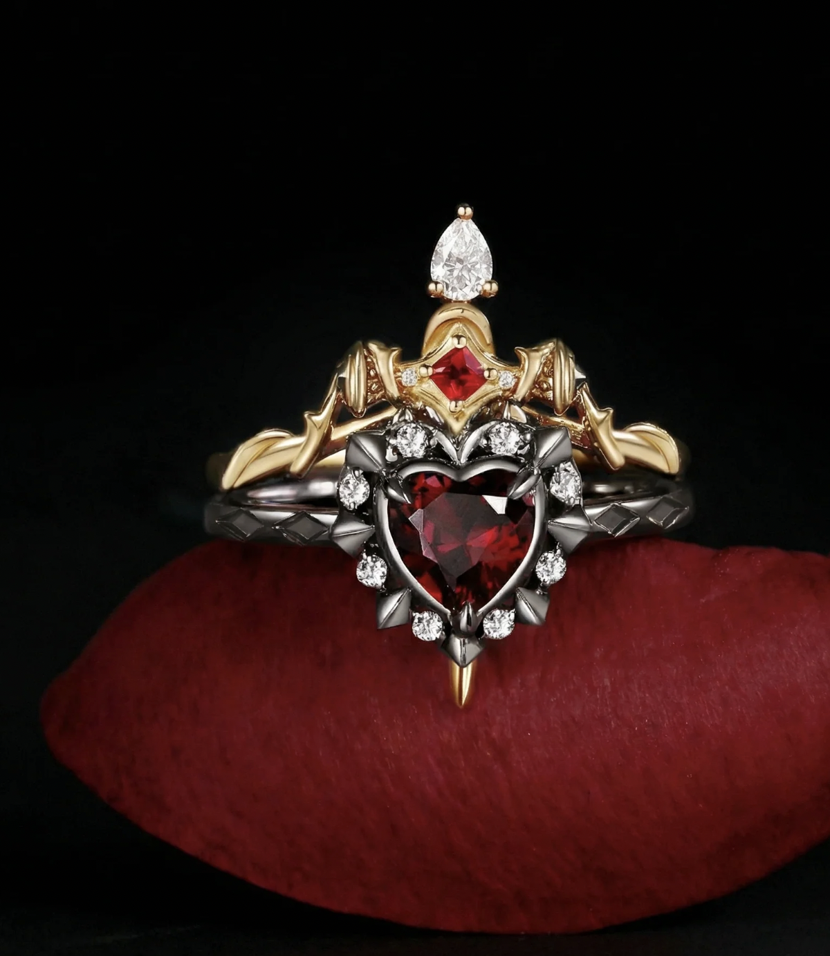 Starland US Unique Heart Shaped Garnet Sword Ring Bridal Set 2pcs