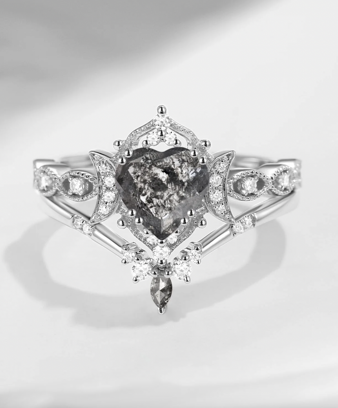 Starland US Crescent Moon | Heart Shaped Natural Salt And Pepper Diamond Engagement Ring Set 2pcs Luna