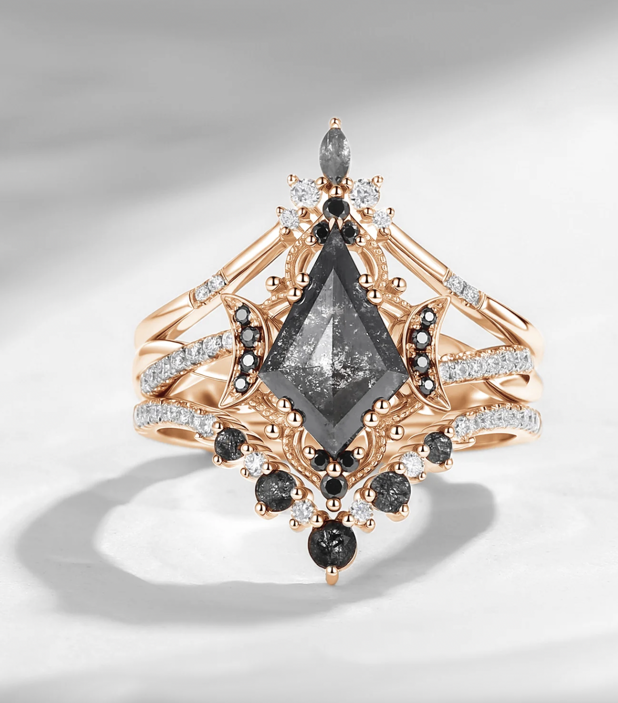 Starland US Crescent Moon | Kite Cut Salt and Pepper Diamond 'Noir' Engagement Ring Set 3pcs