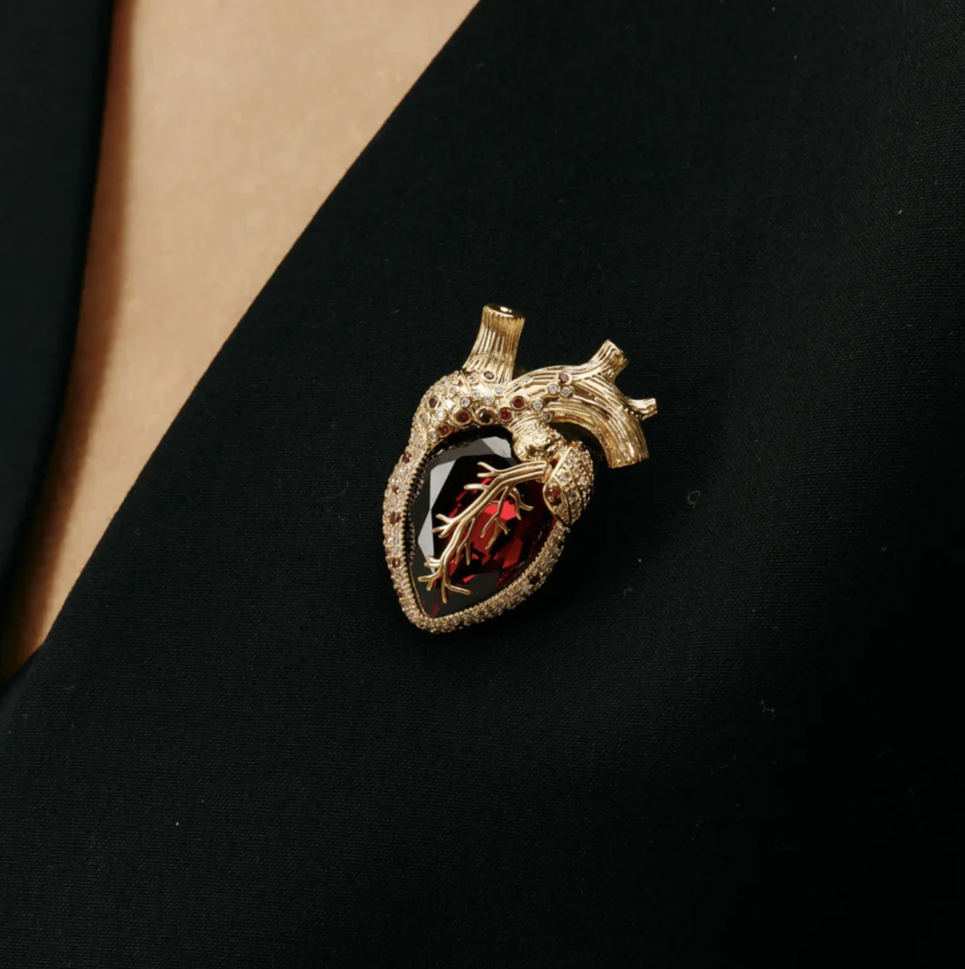 Hormtn Cor Vitae Brooch Anatomical Heart Red Crystal Gold Brooch