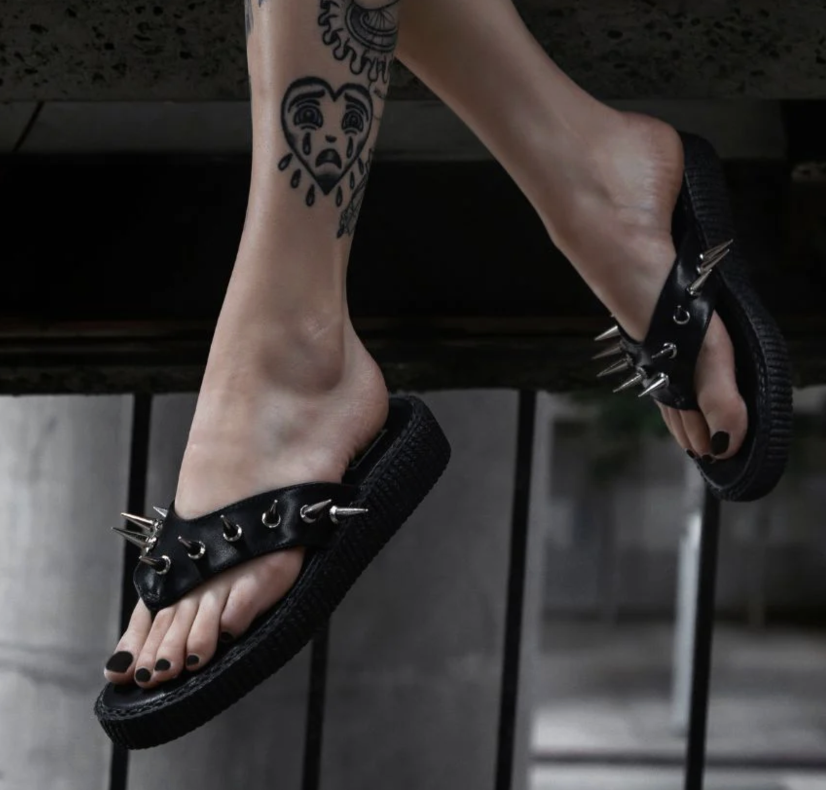 T.U.K. Footwear Black &amp; Silver Spike Viva Low Flip Flop